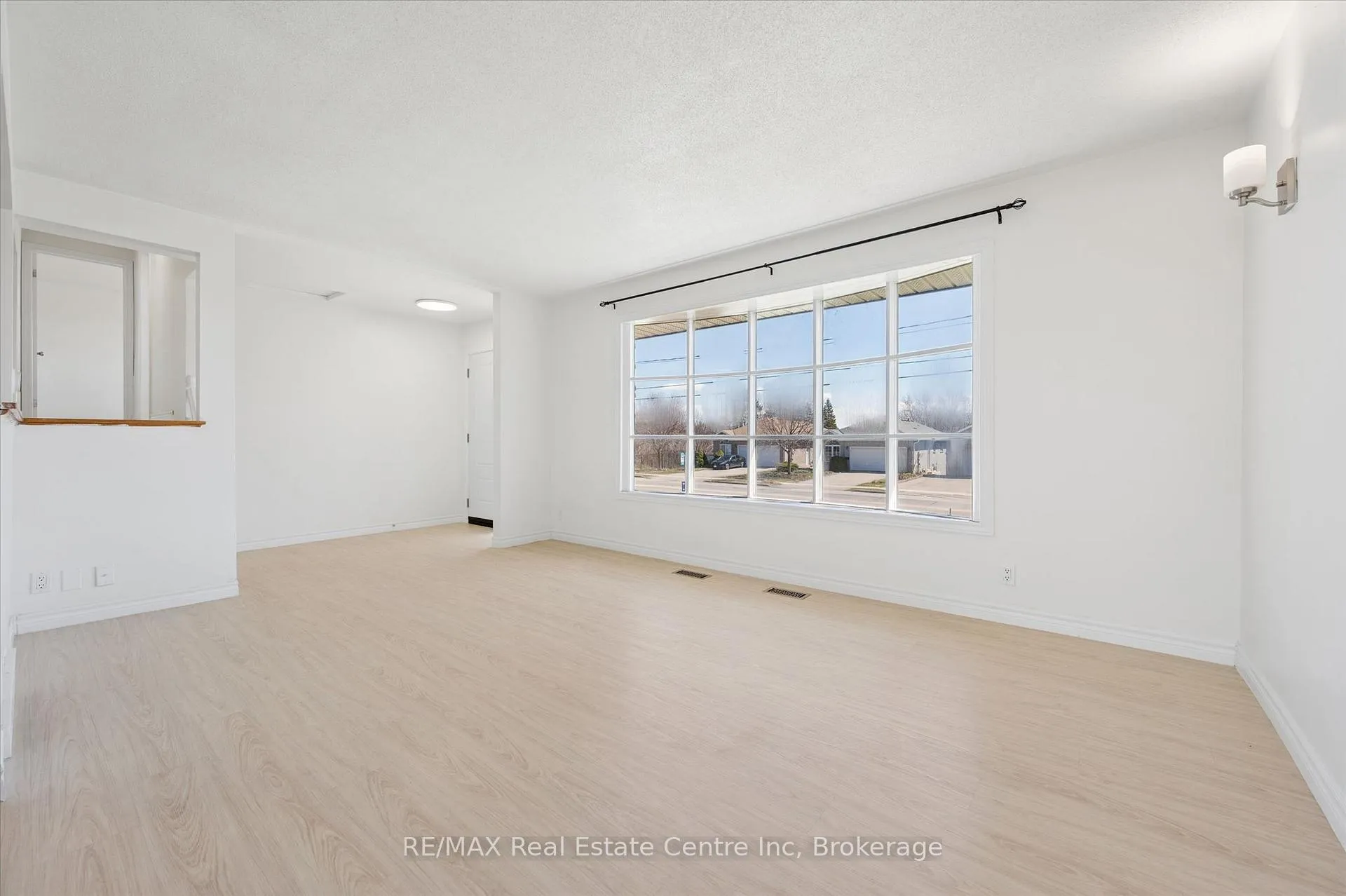 Photo 10 of 6 Eastview Road, Guelph, Grange Road — HOMEH