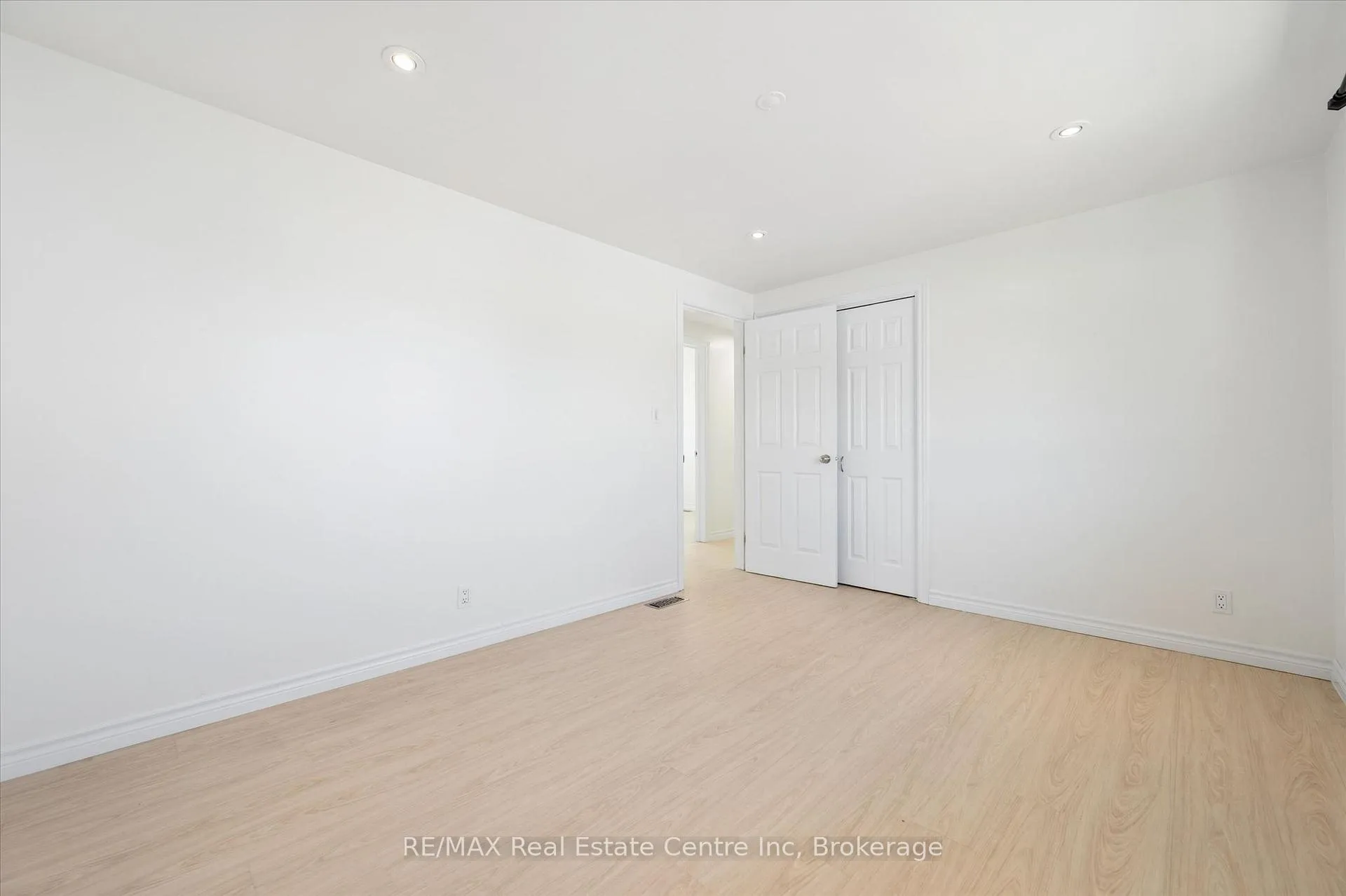 Photo 21 of 6 Eastview Road, Guelph, Grange Road — HOMEH