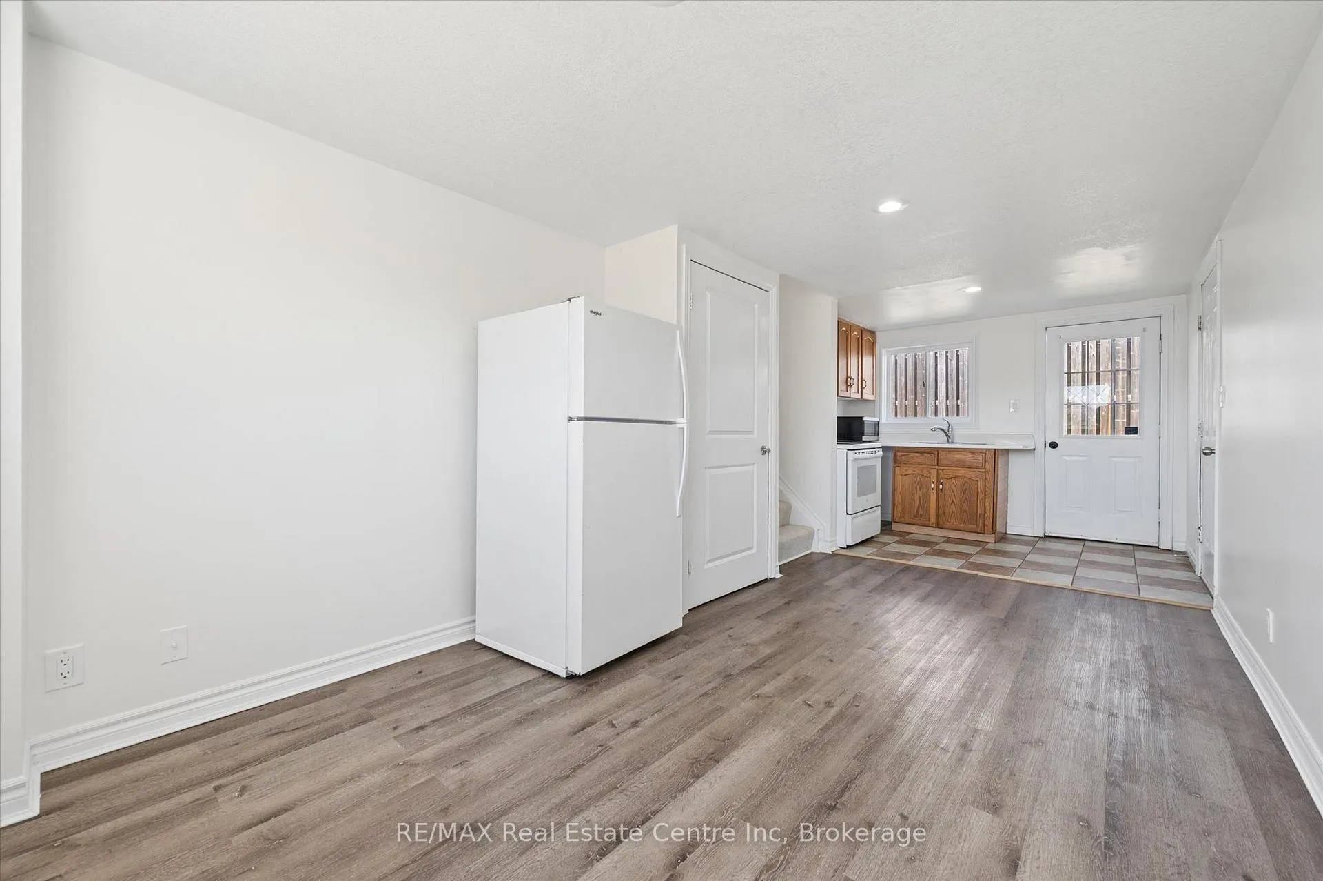 Photo 33 of 6 Eastview Road, Guelph, Grange Road — HOMEH