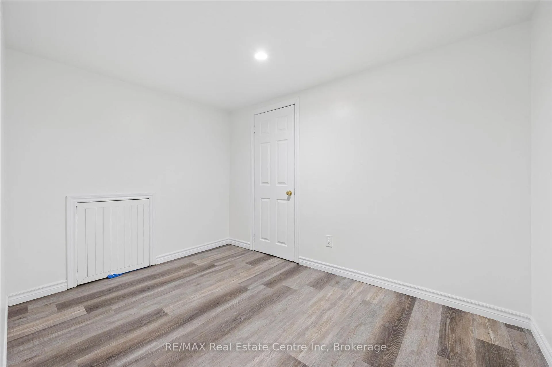 Photo 40 of 6 Eastview Road, Guelph, Grange Road — HOMEH