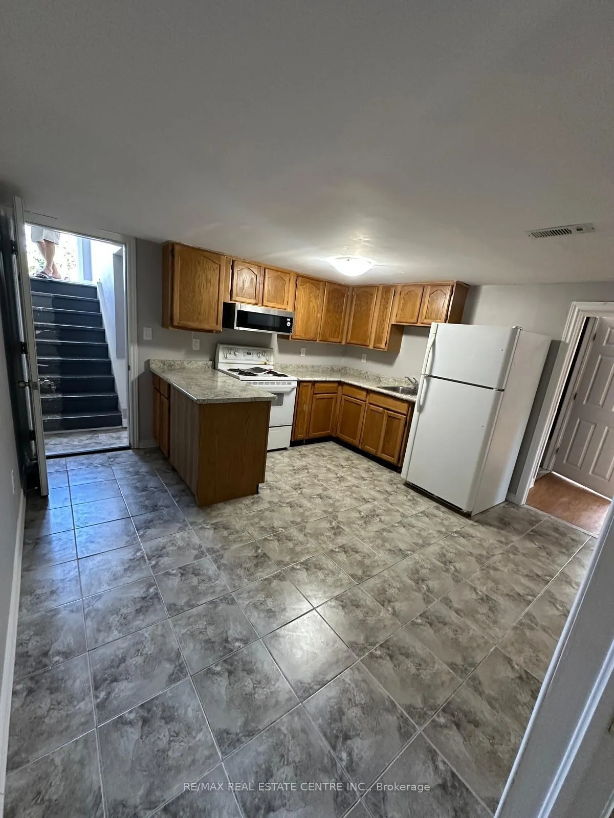 Photo 2 of Unit Basement, 4 Harper Road, Brampton, Brampton East — HOMEH