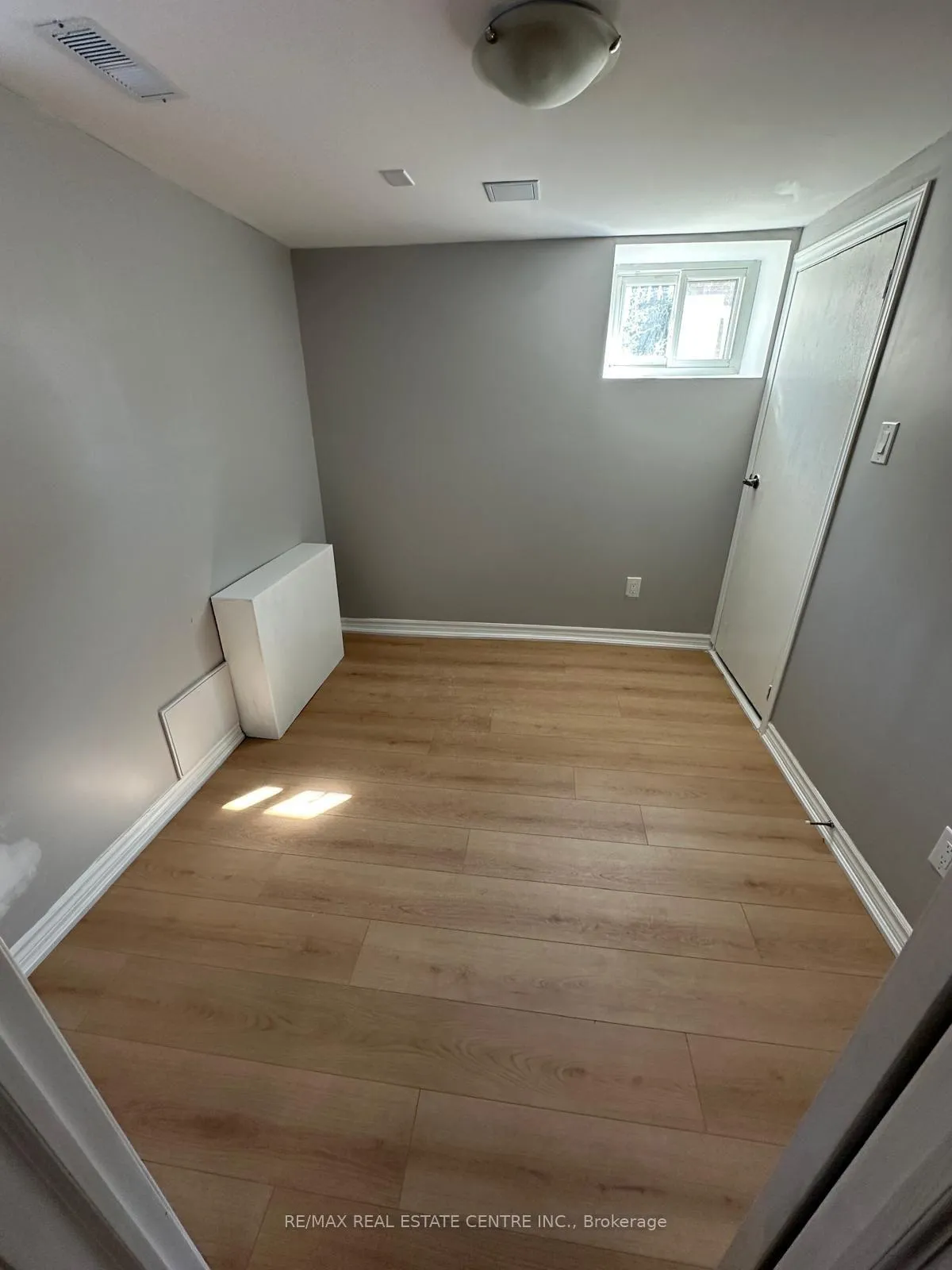 Photo 5 of Unit Basement, 4 Harper Road, Brampton, Brampton East — HOMEH