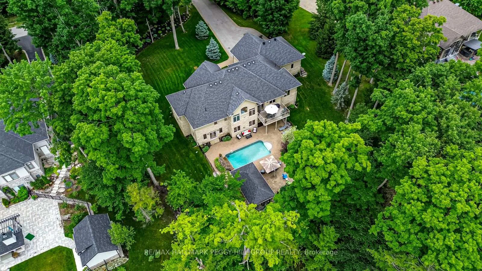 Photo 2 of 32 Gallagher Crescent, Springwater, Midhurst — HOMEH