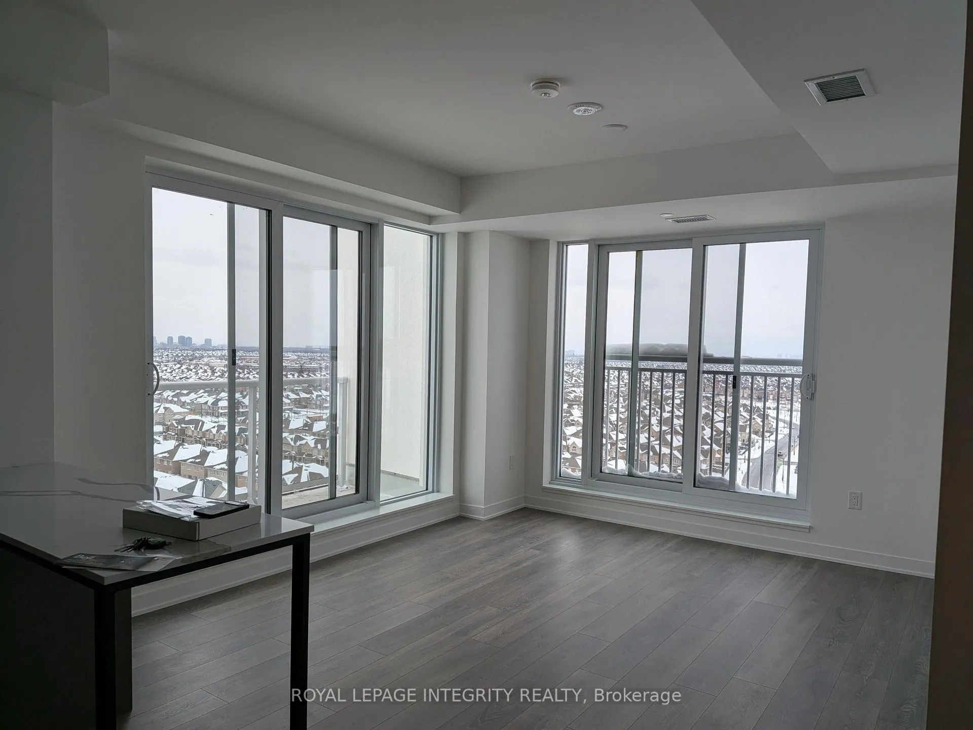 Photo 6 of Unit 1405, 10 All Nations Drive, Brampton, Northwest Brampton — HOMEH