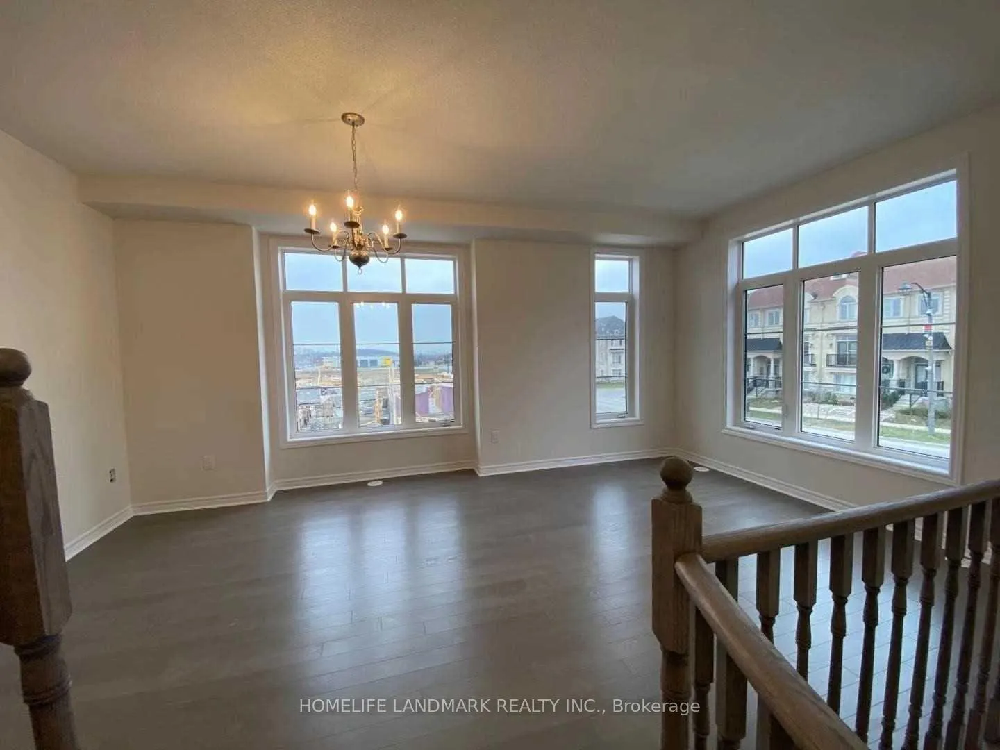 Photo 4 of 81 Grand Trunk Avenue, Vaughan, Patterson — HOMEH