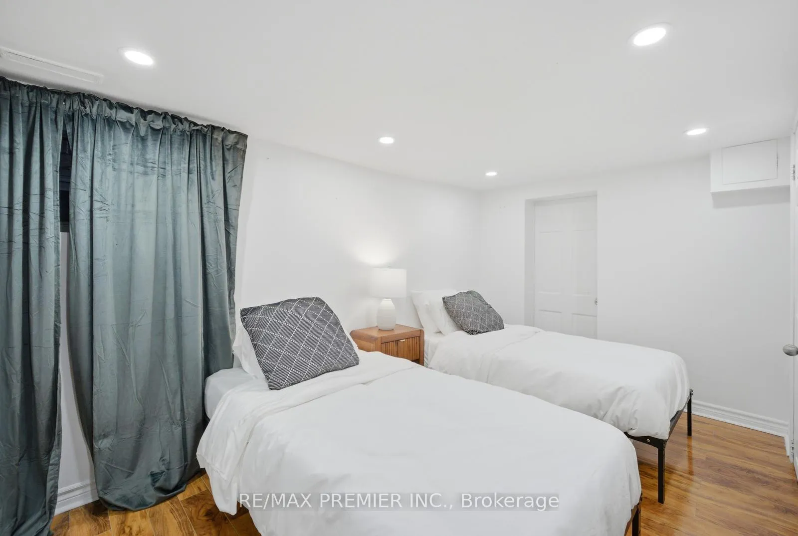 Photo 32 of 127 Ascot Avenue, Toronto, Corso Italia-Davenport — HOMEH