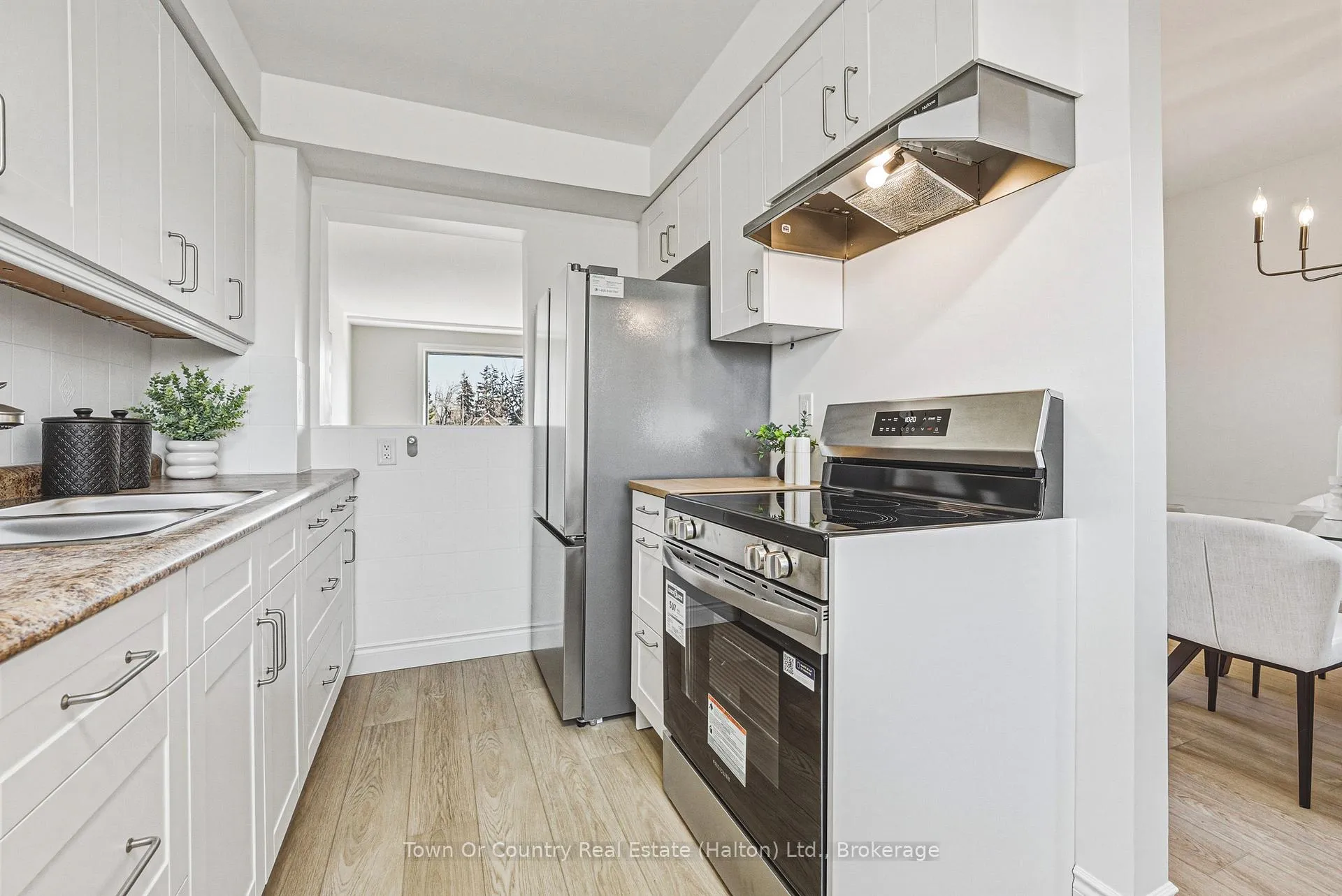 Photo 6 of Unit 2, 64 Bronte Street S, Milton, Old Milton — HOMEH