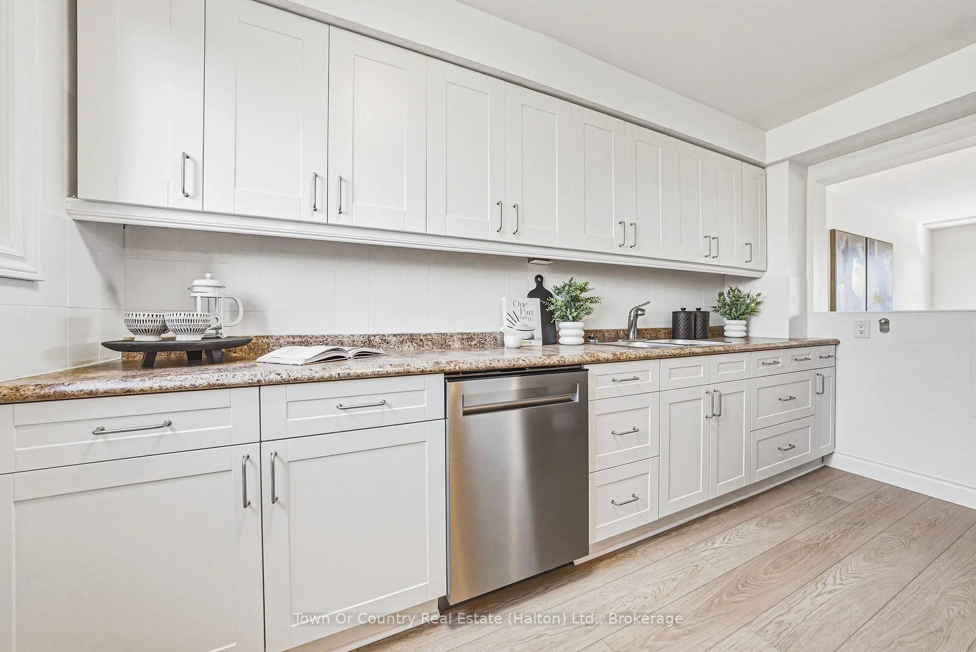 Photo 8 of Unit 2, 64 Bronte Street S, Milton, Old Milton — HOMEH
