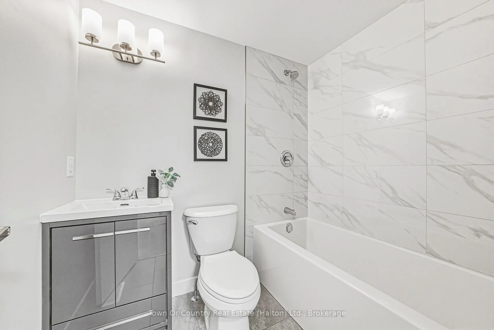 Photo 12 of Unit 2, 64 Bronte Street S, Milton, Old Milton — HOMEH