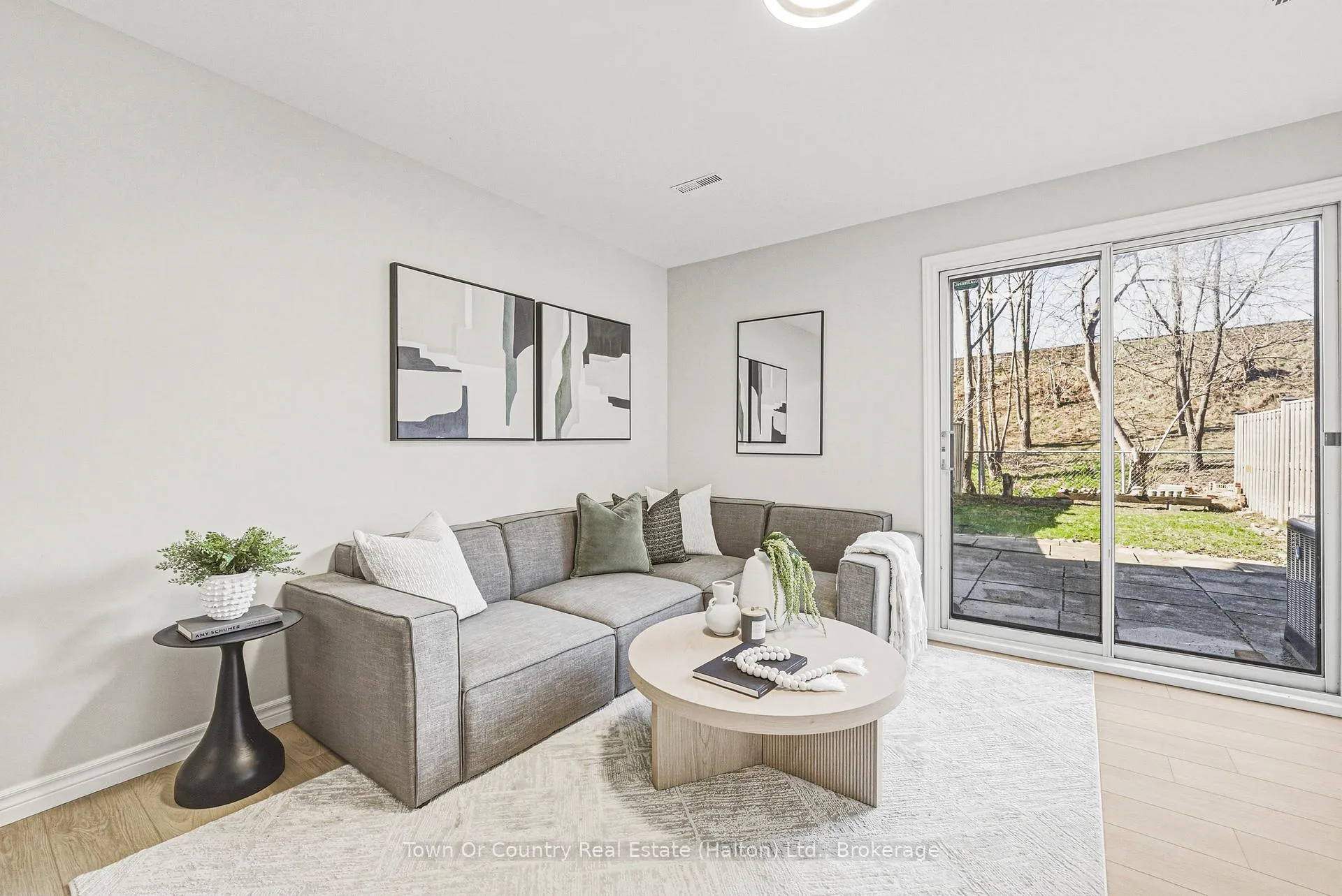 Photo 19 of Unit 2, 64 Bronte Street S, Milton, Old Milton — HOMEH