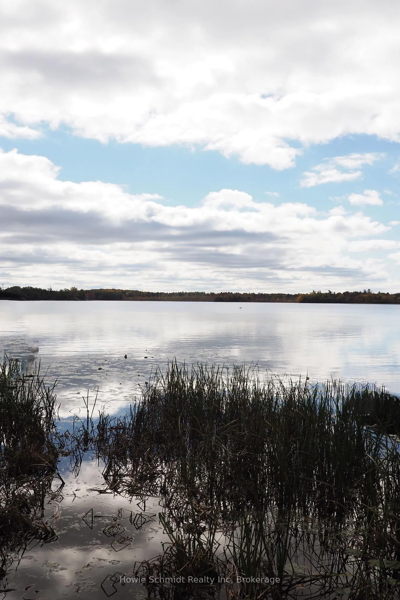 Photo 5 of 50 Holly Trail, Puslinch, Puslinch Lake Settlement Areas — HOMEH