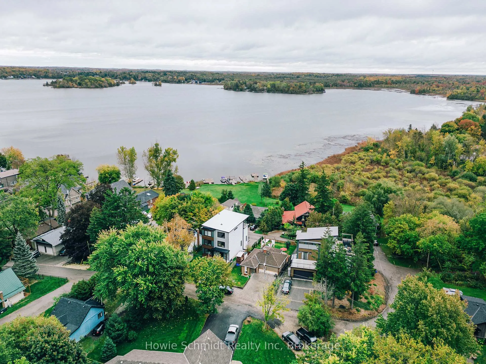 Photo 8 of 50 Holly Trail, Puslinch, Puslinch Lake Settlement Areas — HOMEH