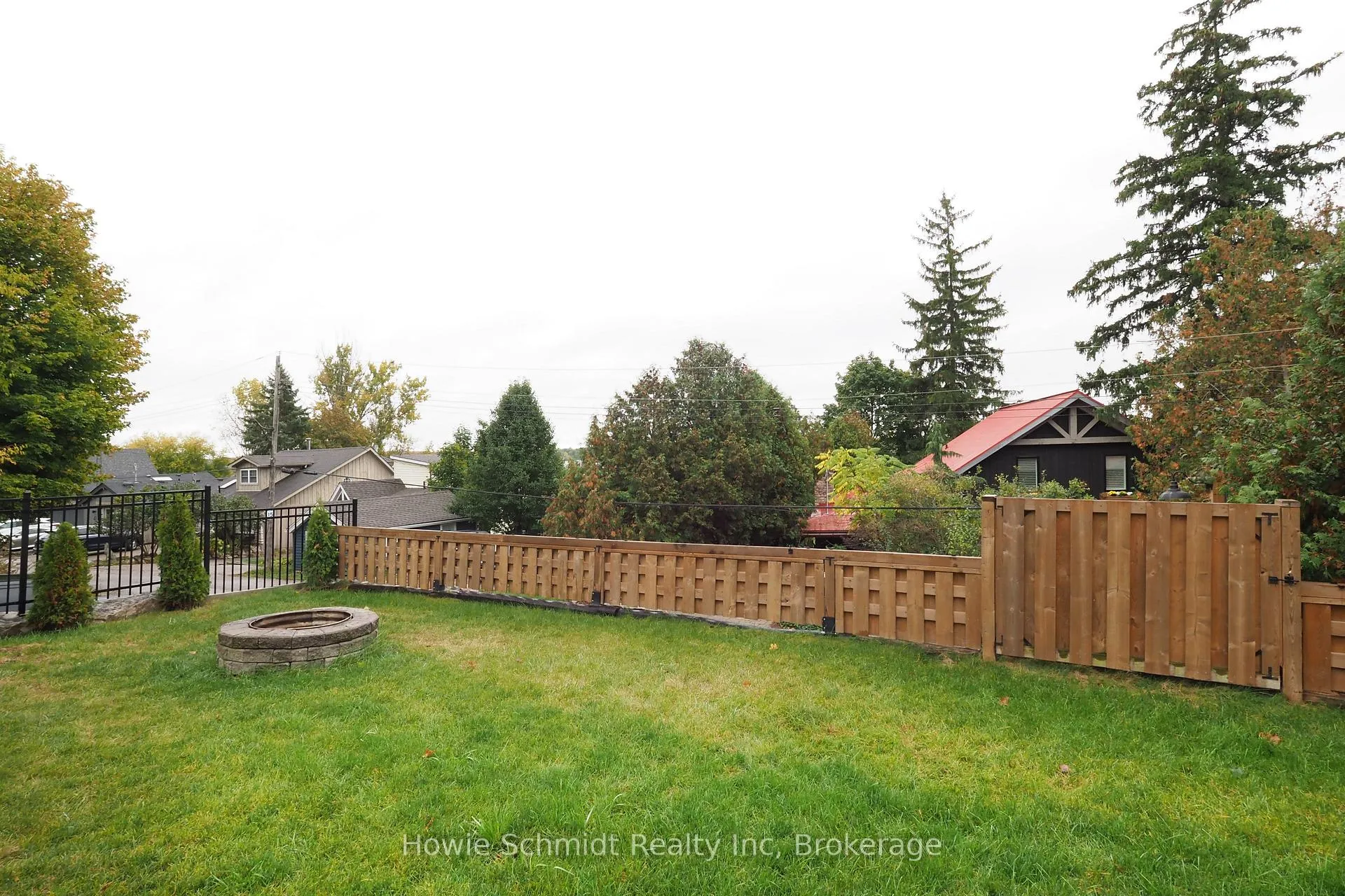 Photo 10 of 50 Holly Trail, Puslinch, Puslinch Lake Settlement Areas — HOMEH