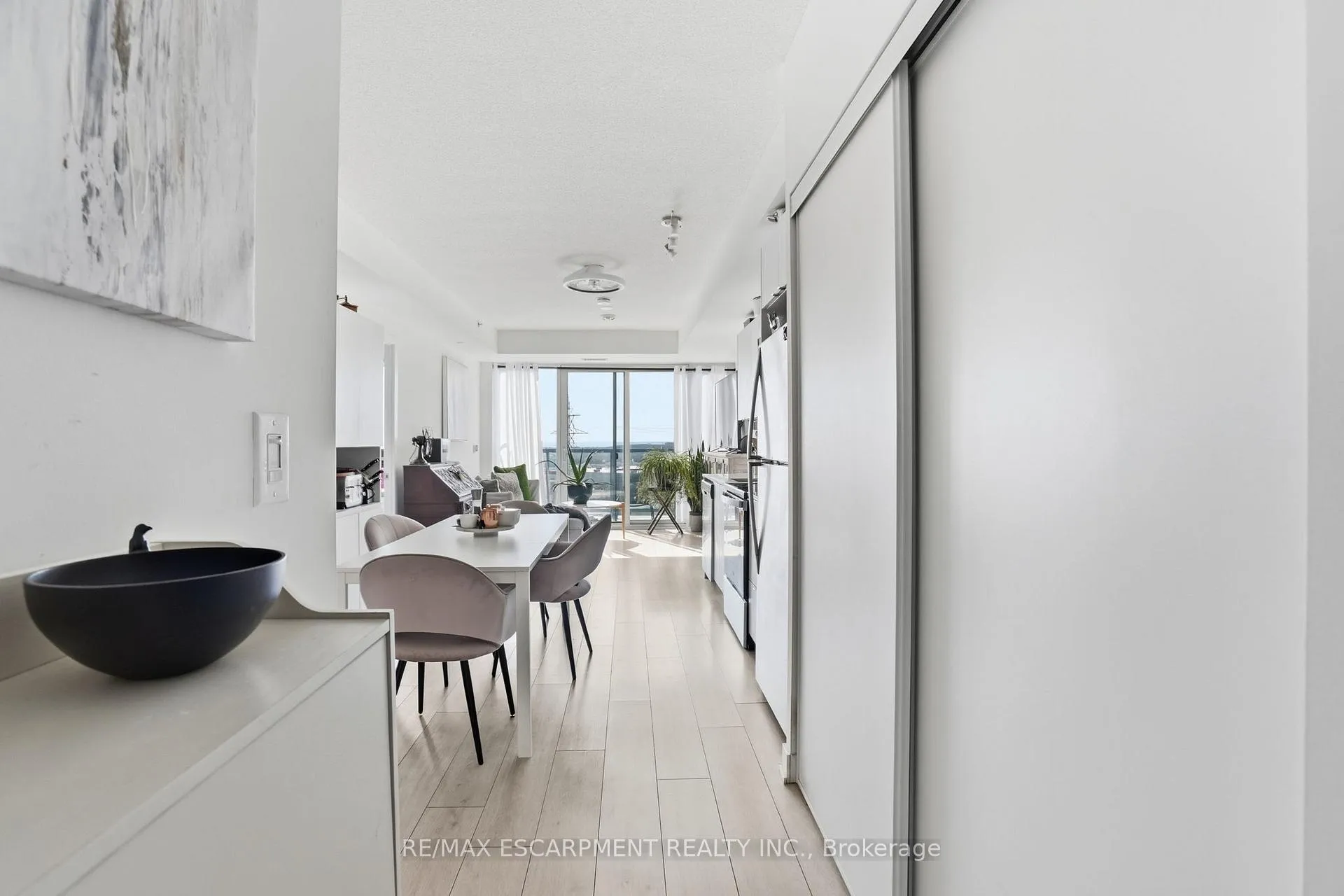 Photo 6 of Unit A814, 3210 Dakota Common, Burlington, Alton — HOMEH