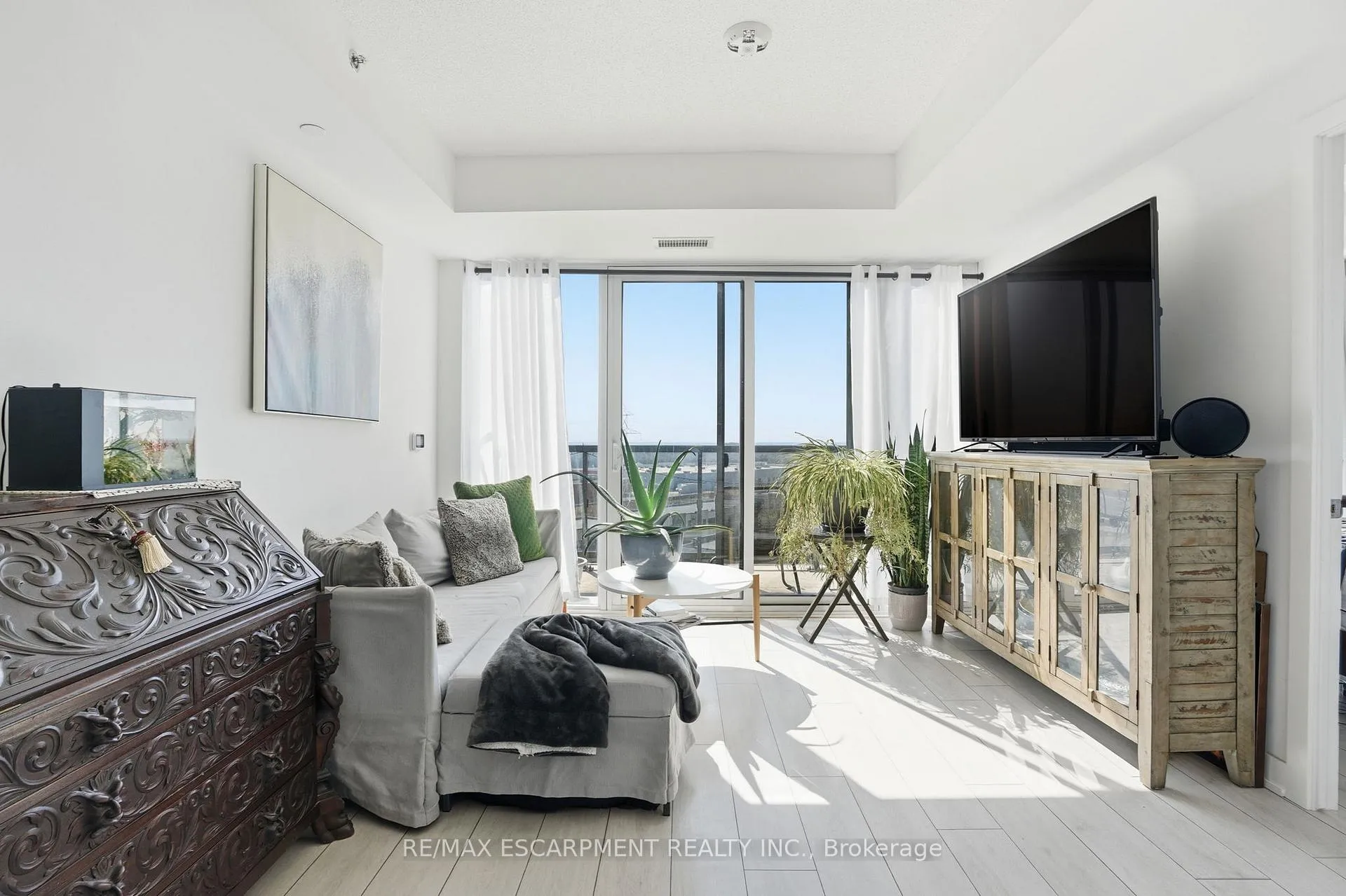 Photo 11 of Unit A814, 3210 Dakota Common, Burlington, Alton — HOMEH