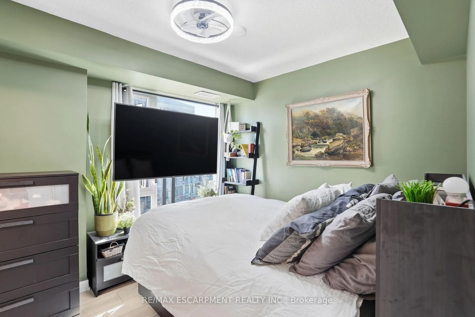 Photo 13 of Unit A814, 3210 Dakota Common, Burlington, Alton — HOMEH