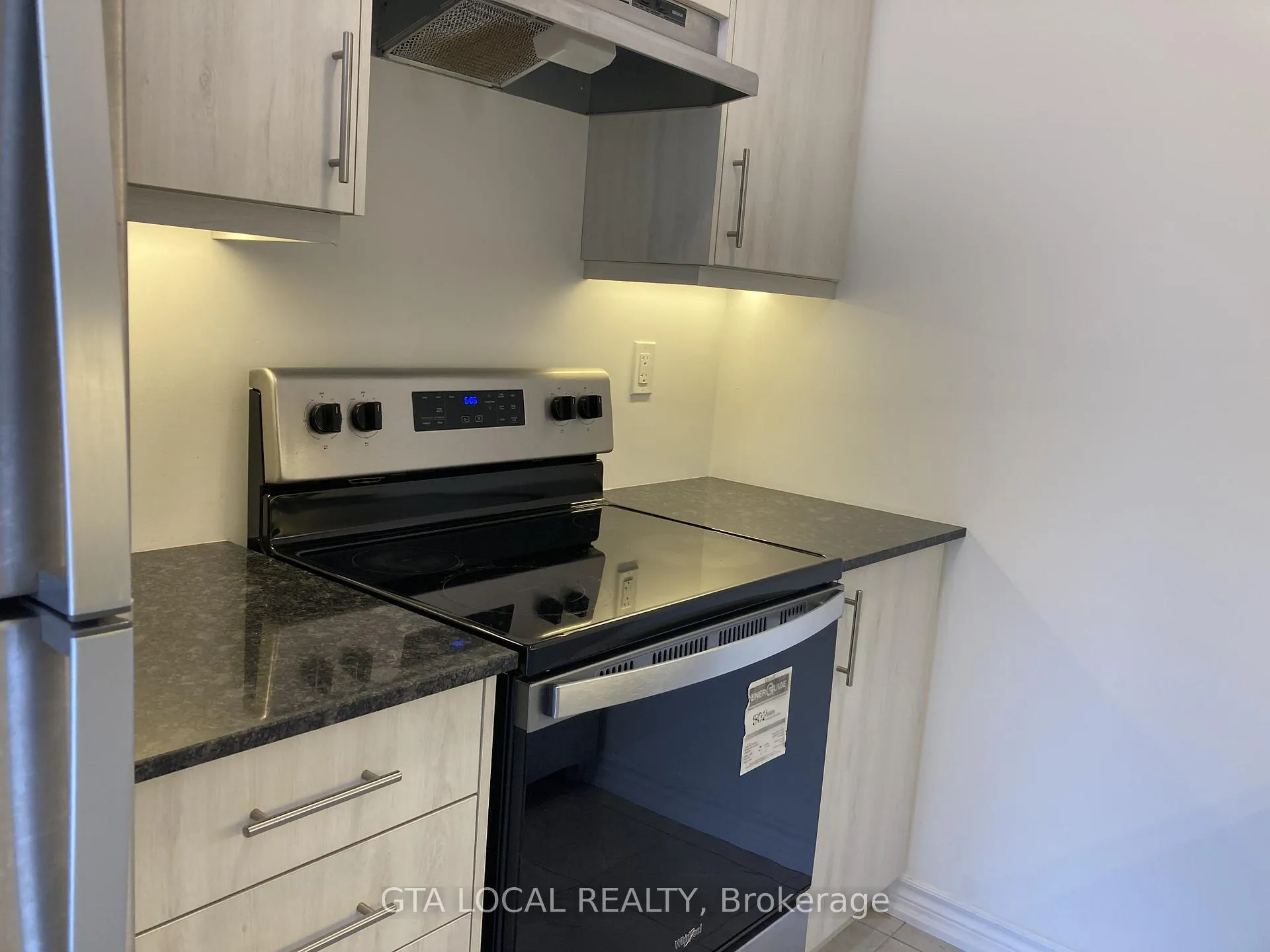 Photo 6 of Unit 1, 31 Pumpkin Corner Crescent, Barrie, Rural Barrie Southeast — HOMEH
