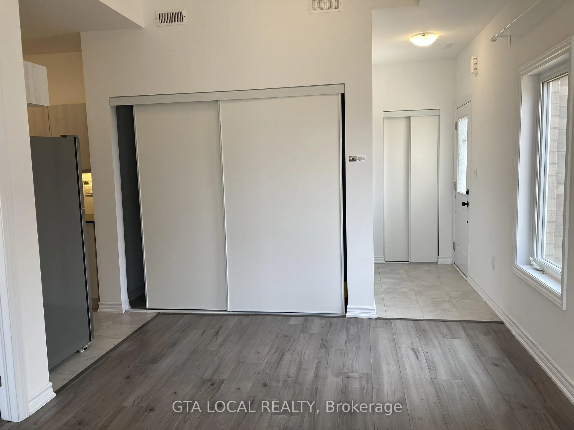 Photo 8 of Unit 1, 31 Pumpkin Corner Crescent, Barrie, Rural Barrie Southeast — HOMEH