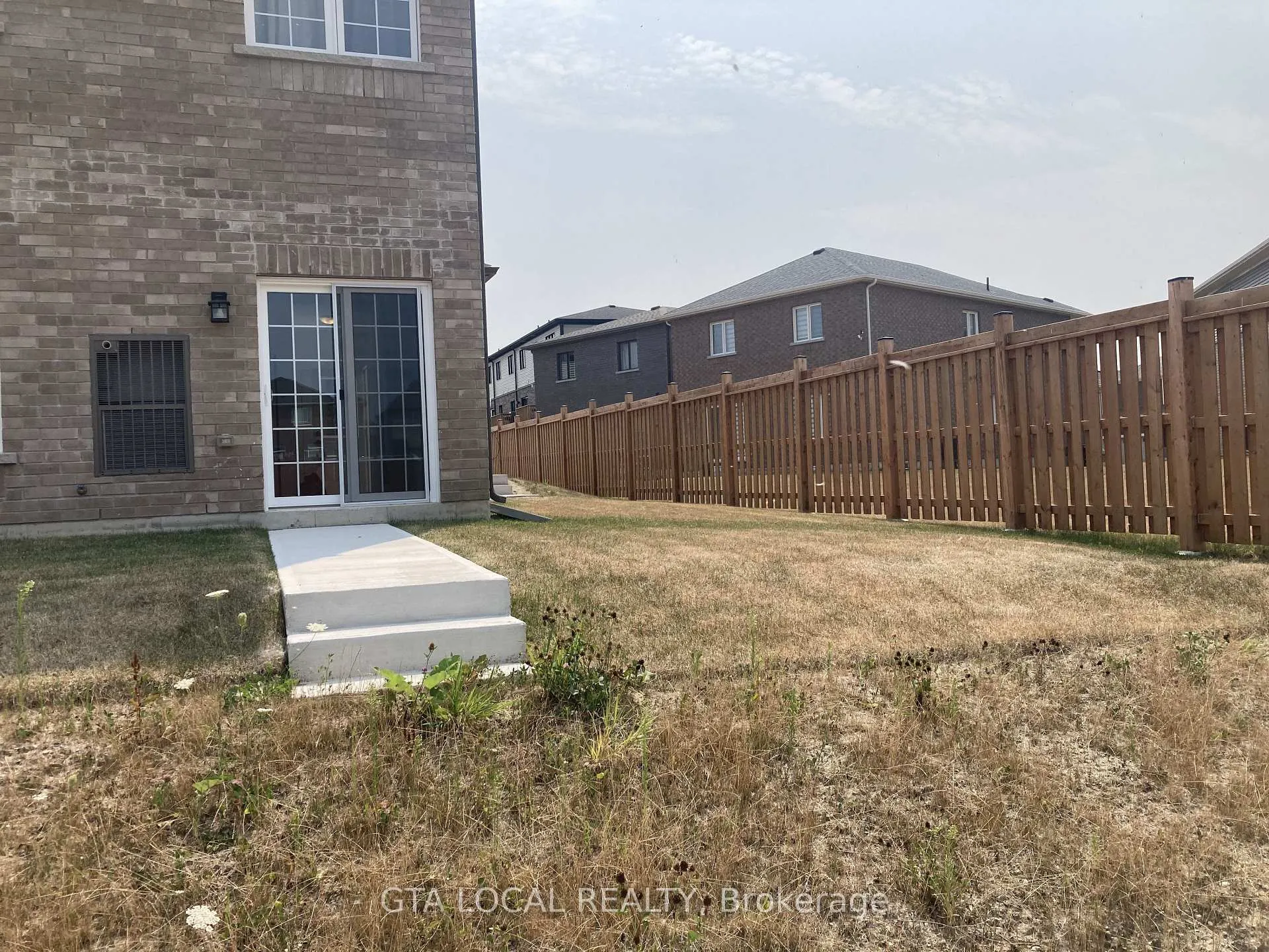 Photo 11 of Unit 1, 31 Pumpkin Corner Crescent, Barrie, Rural Barrie Southeast — HOMEH