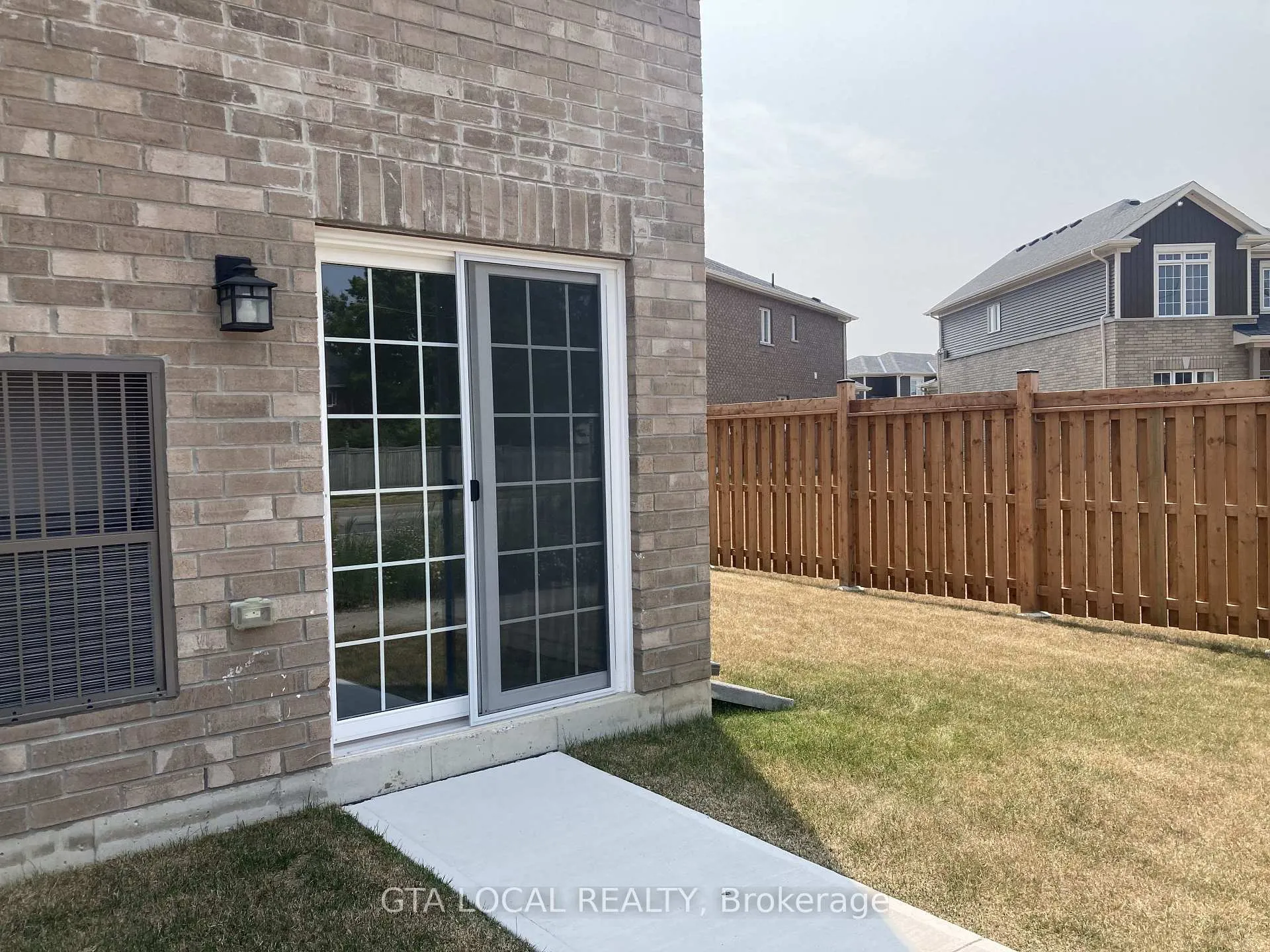 Photo 12 of Unit 1, 31 Pumpkin Corner Crescent, Barrie, Rural Barrie Southeast — HOMEH