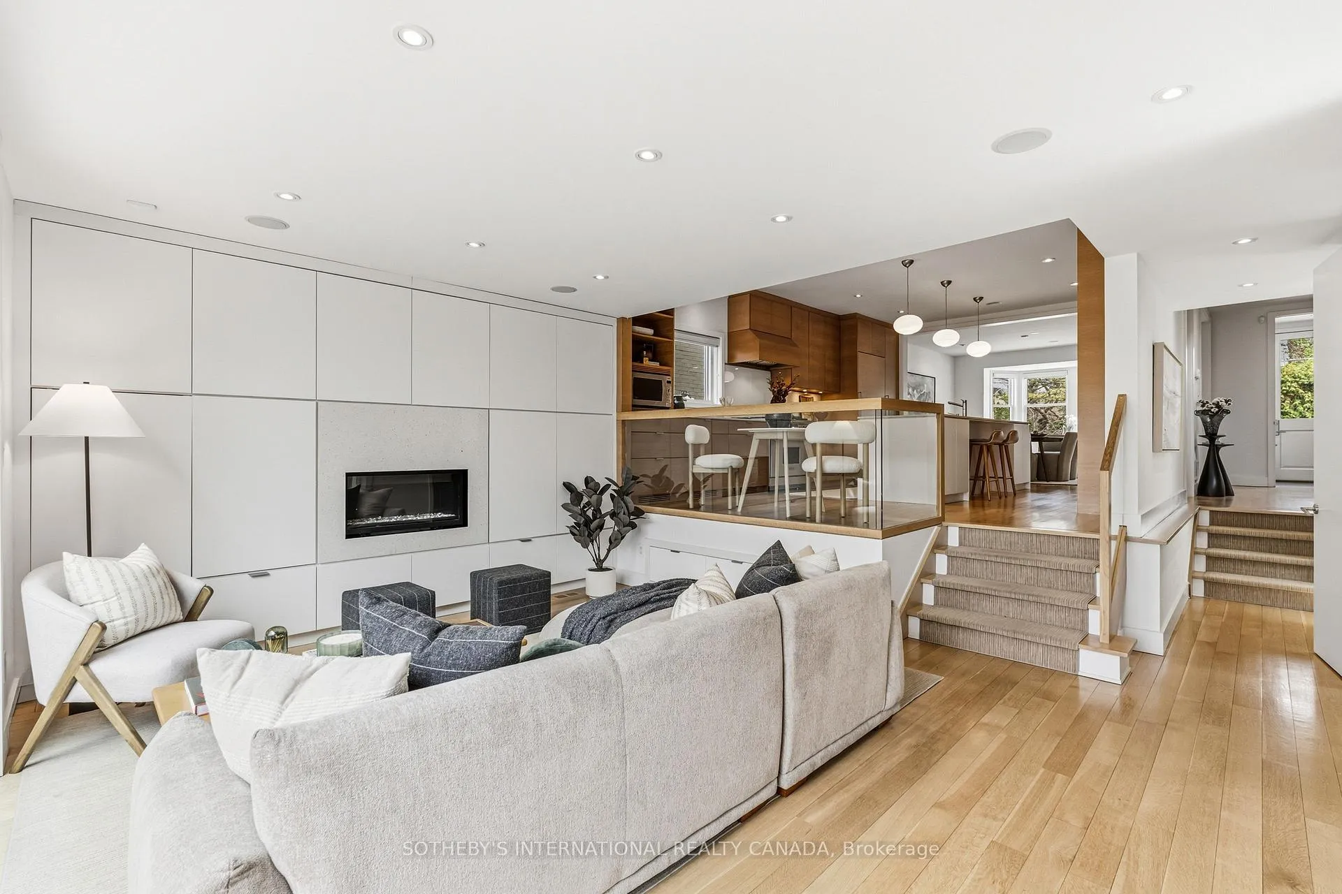 Photo 11 of 12 Highland Crescent, Toronto, Rosedale-Moore Park — HOMEH