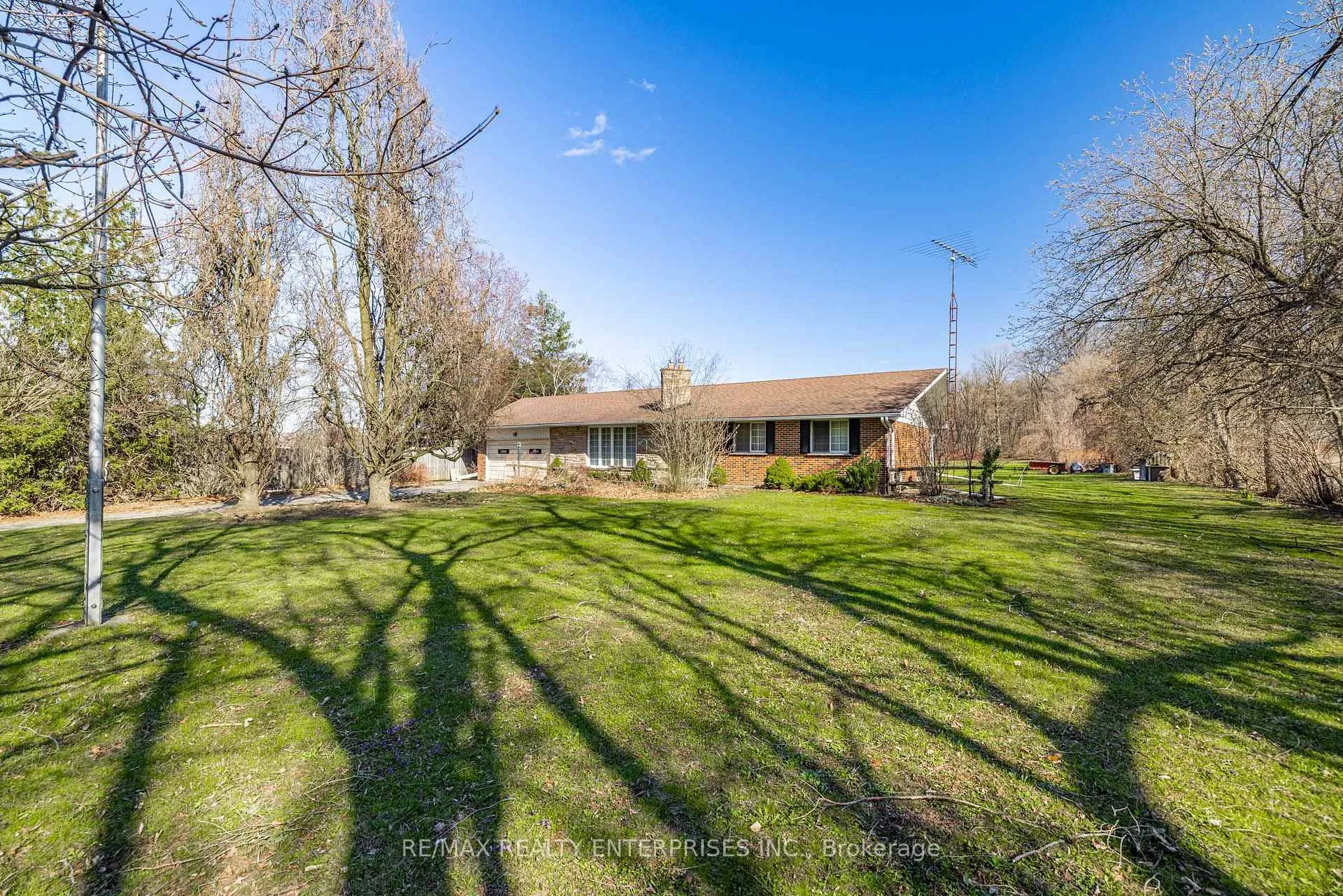 Photo 2 of 2739 Embleton Road, Brampton, Bram West — HOMEH
