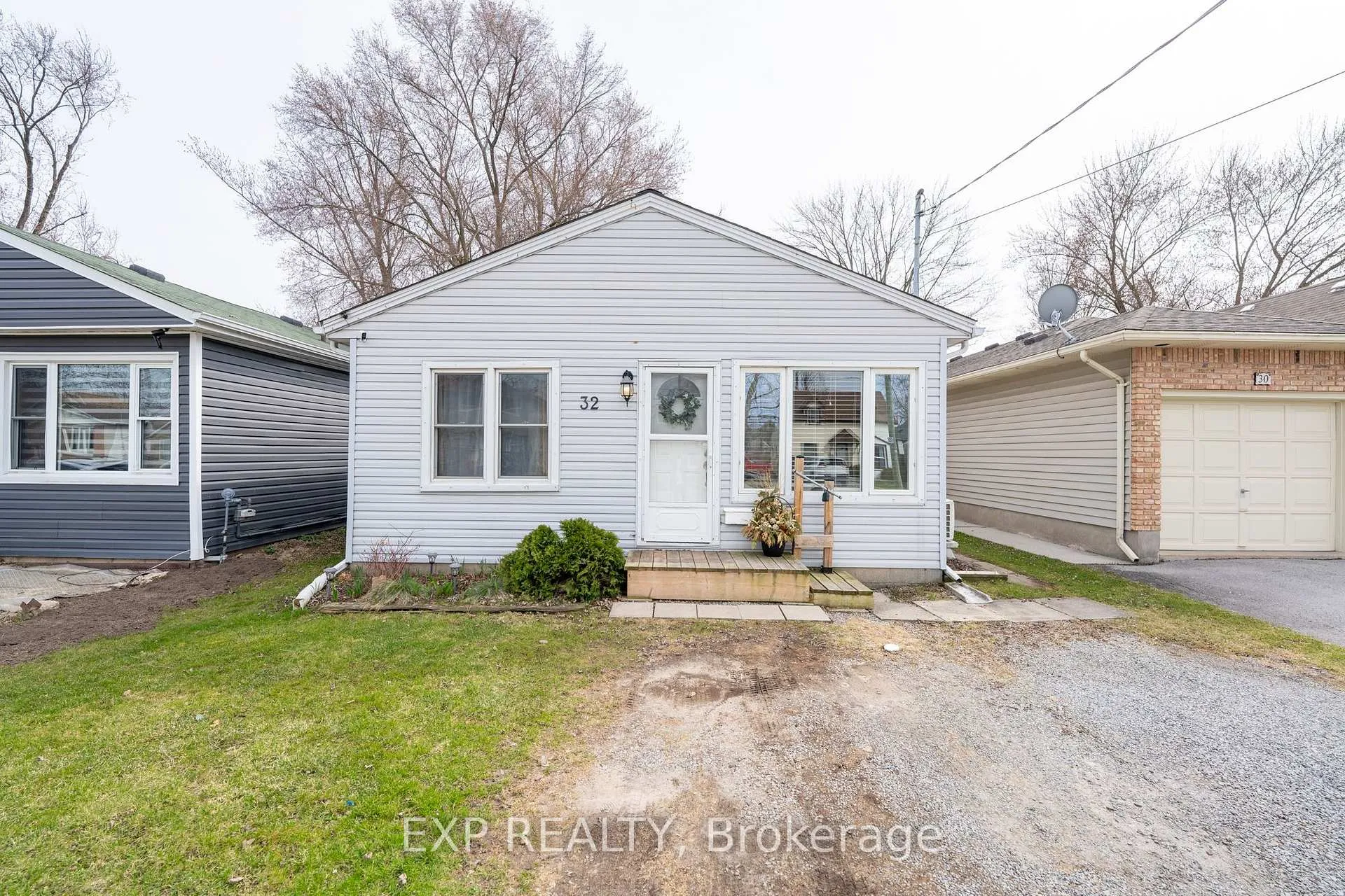 Photo 1 of 32 Alexandra Boulevard, St. Catharines, Secord Woods — HOMEH