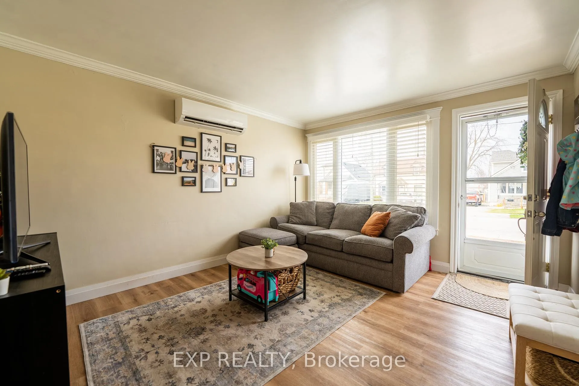 Photo 4 of 32 Alexandra Boulevard, St. Catharines, Secord Woods — HOMEH