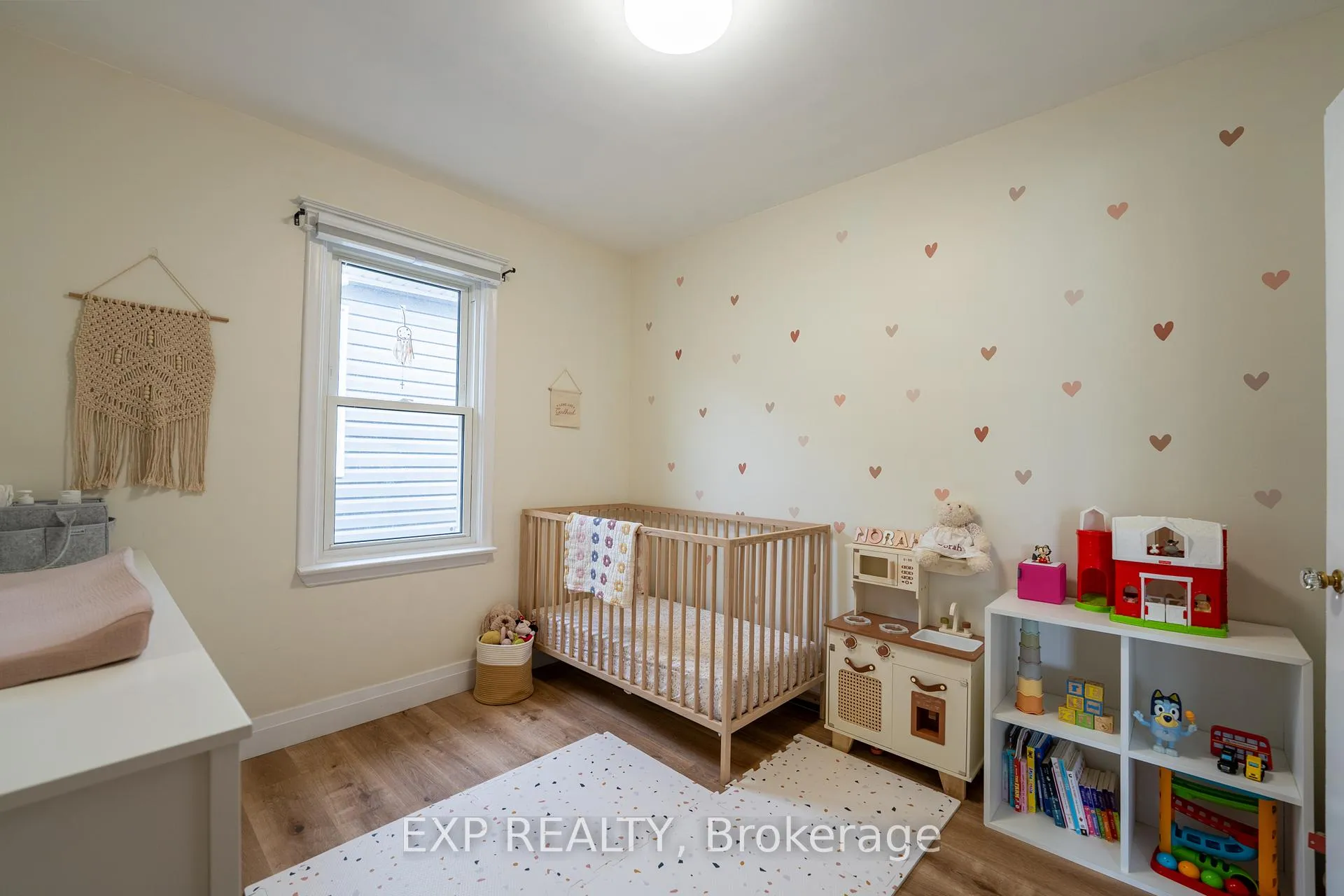 Photo 11 of 32 Alexandra Boulevard, St. Catharines, Secord Woods — HOMEH