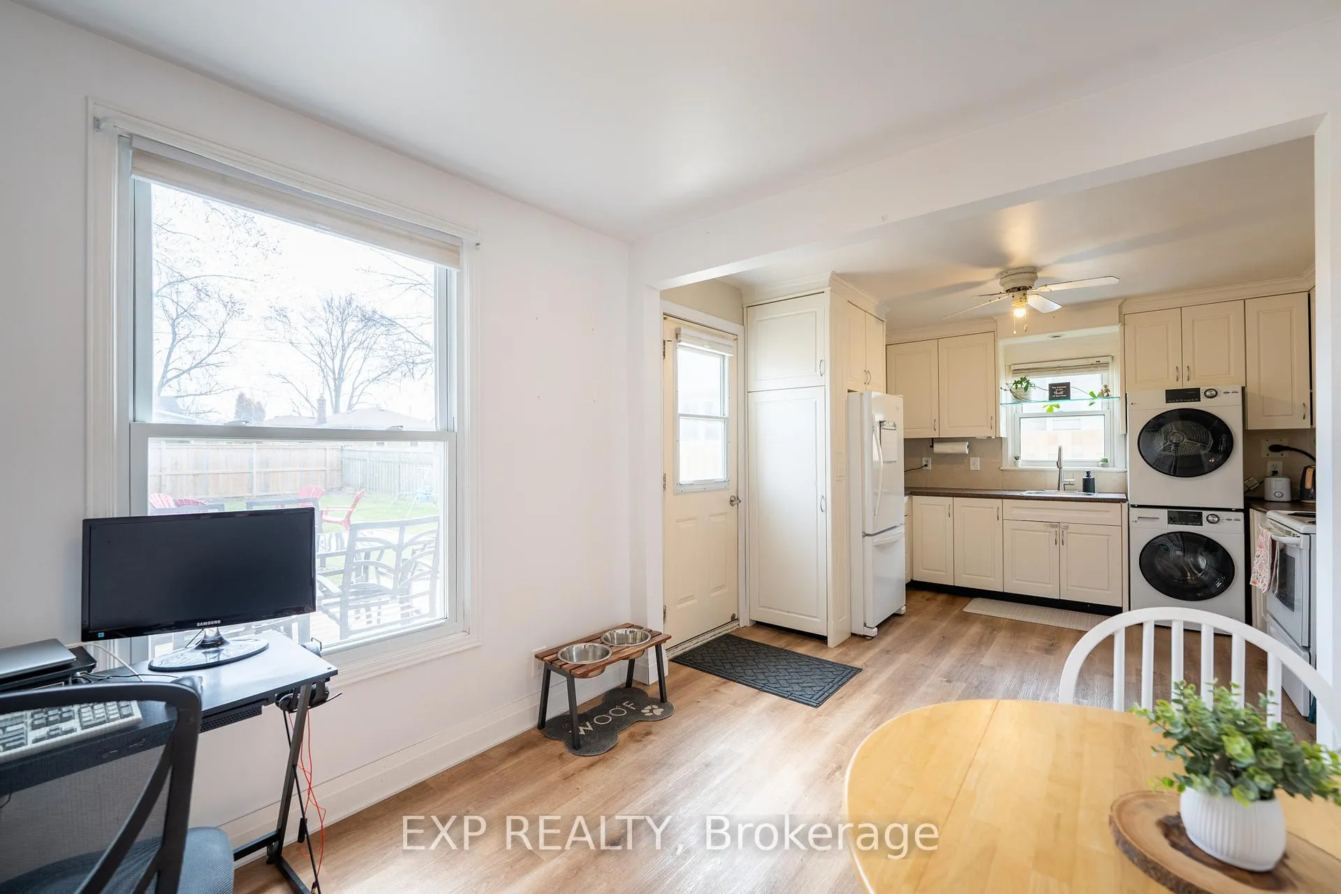 Photo 12 of 32 Alexandra Boulevard, St. Catharines, Secord Woods — HOMEH