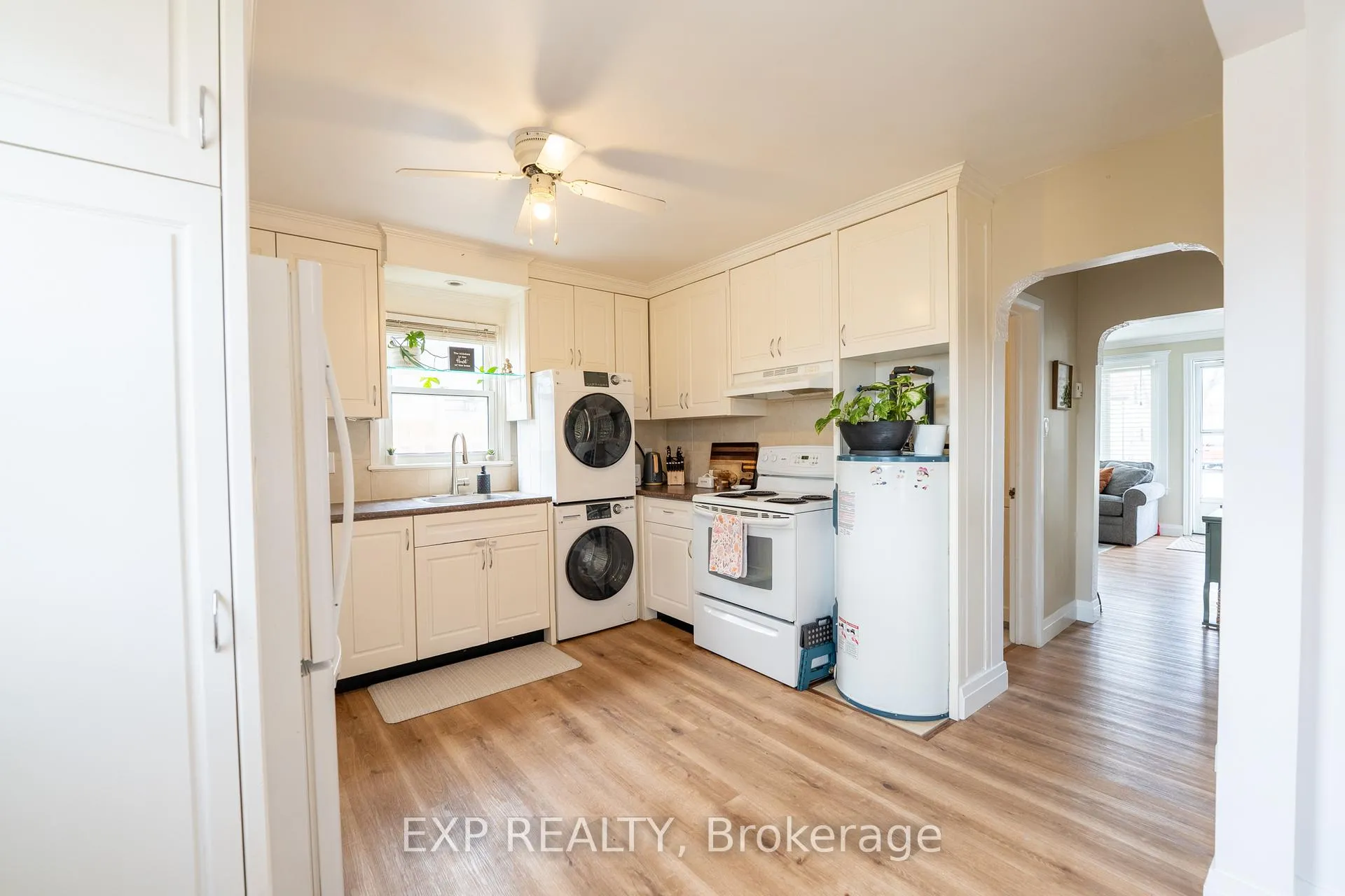 Photo 15 of 32 Alexandra Boulevard, St. Catharines, Secord Woods — HOMEH