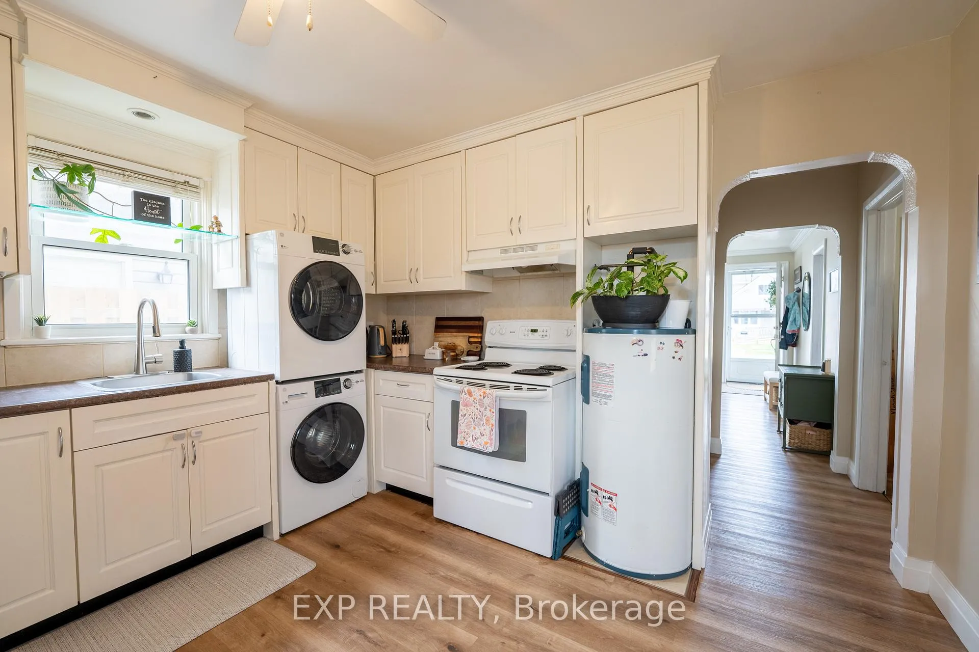 Photo 16 of 32 Alexandra Boulevard, St. Catharines, Secord Woods — HOMEH