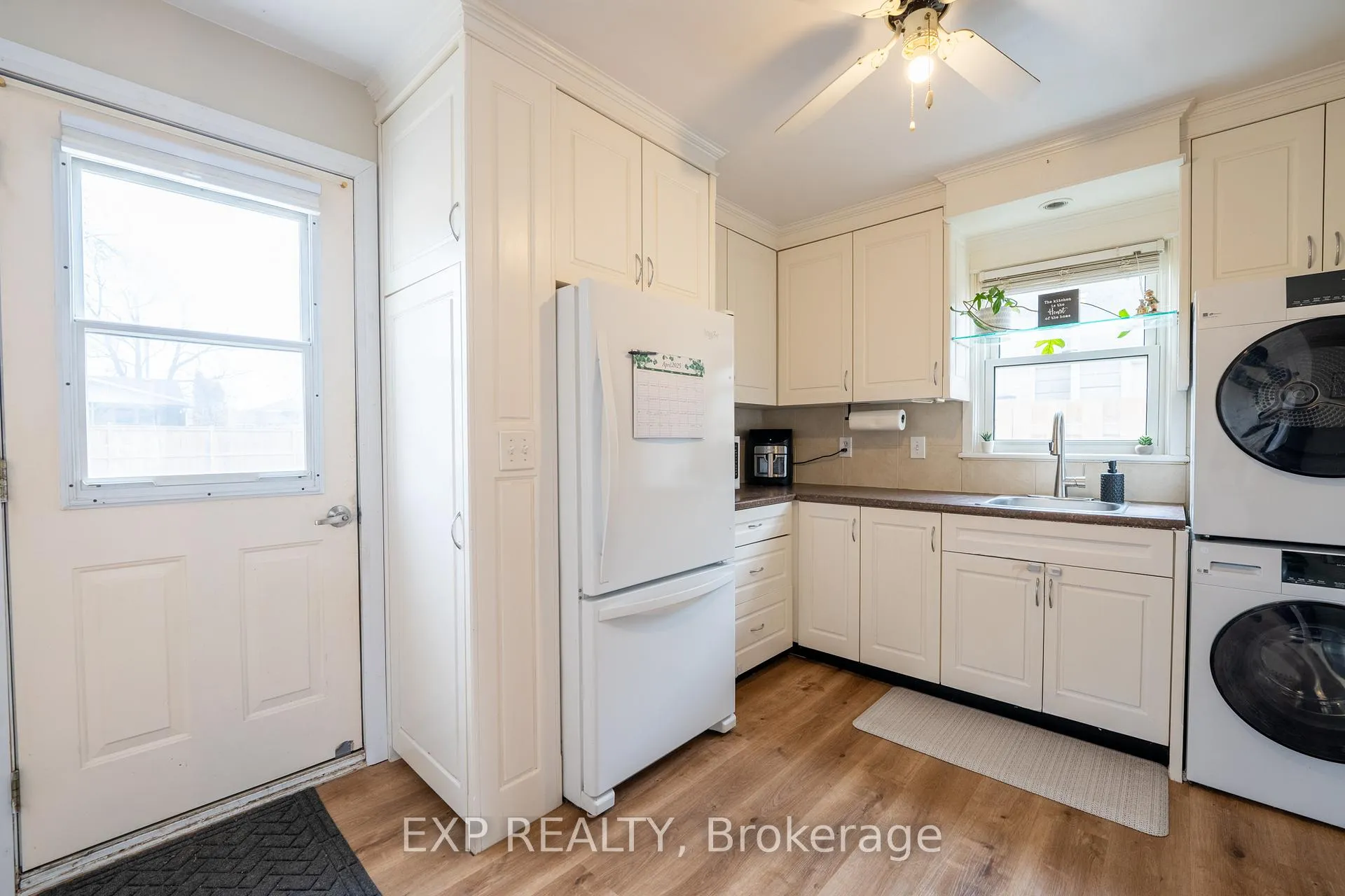 Photo 17 of 32 Alexandra Boulevard, St. Catharines, Secord Woods — HOMEH