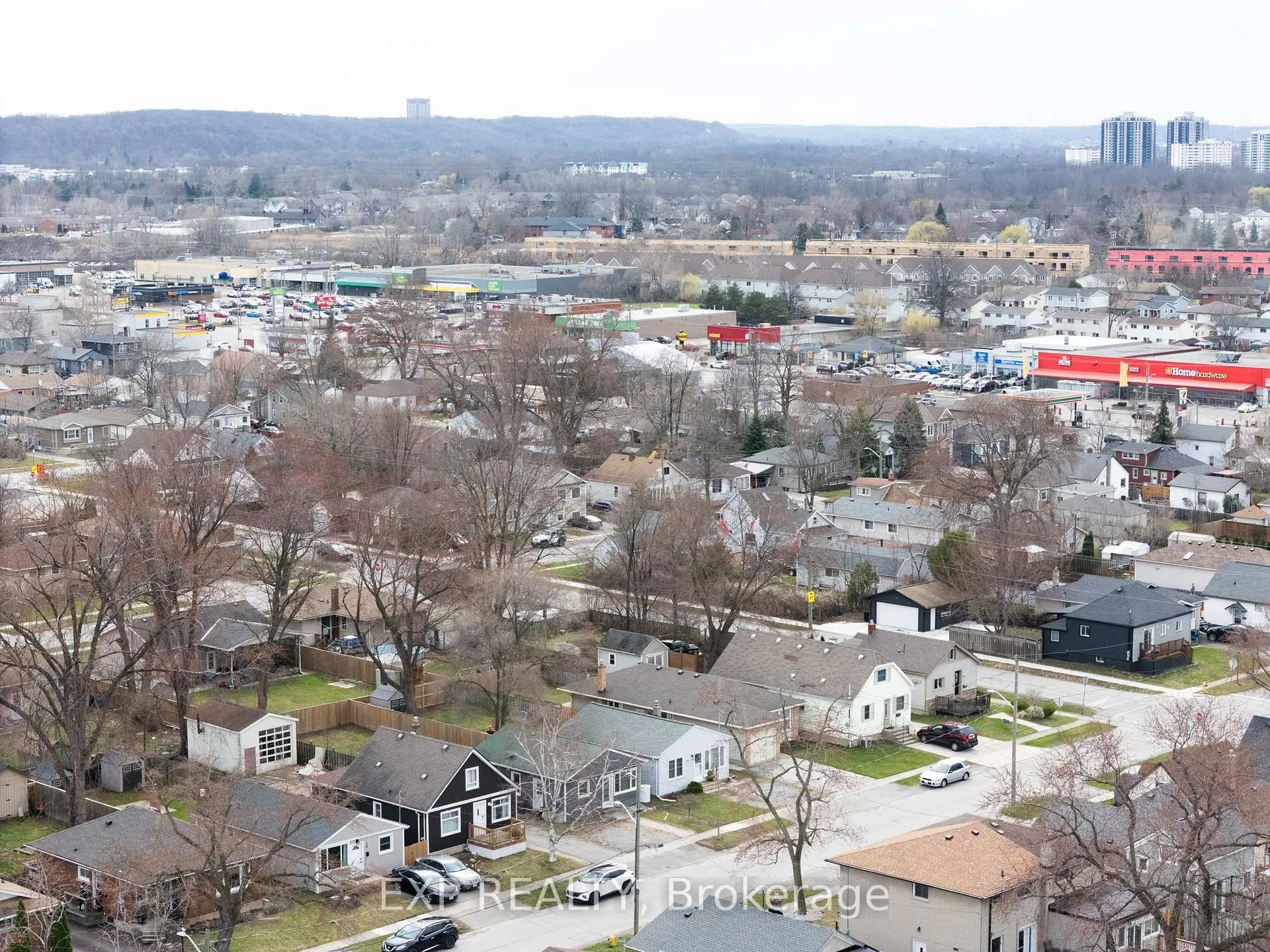Photo 34 of 32 Alexandra Boulevard, St. Catharines, Secord Woods — HOMEH