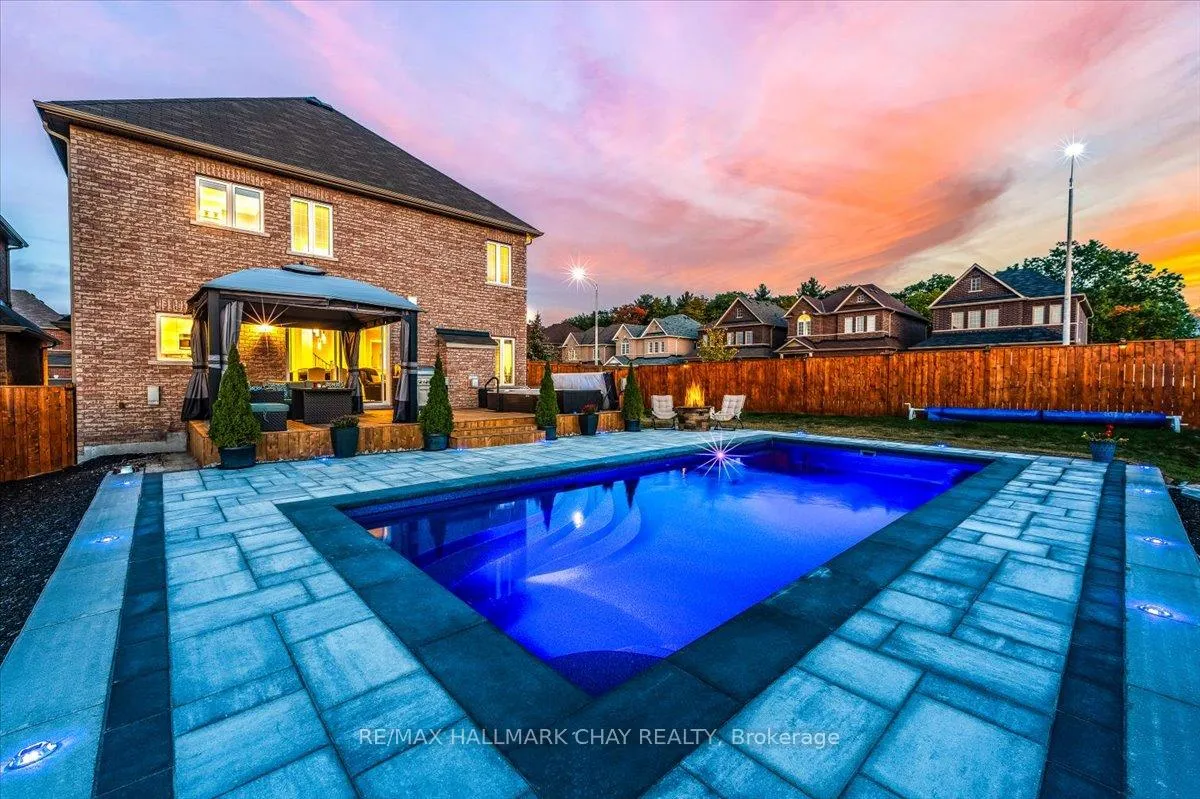 Photo 4 of 2 Cypress Point Street, Barrie, Holly — HOMEH