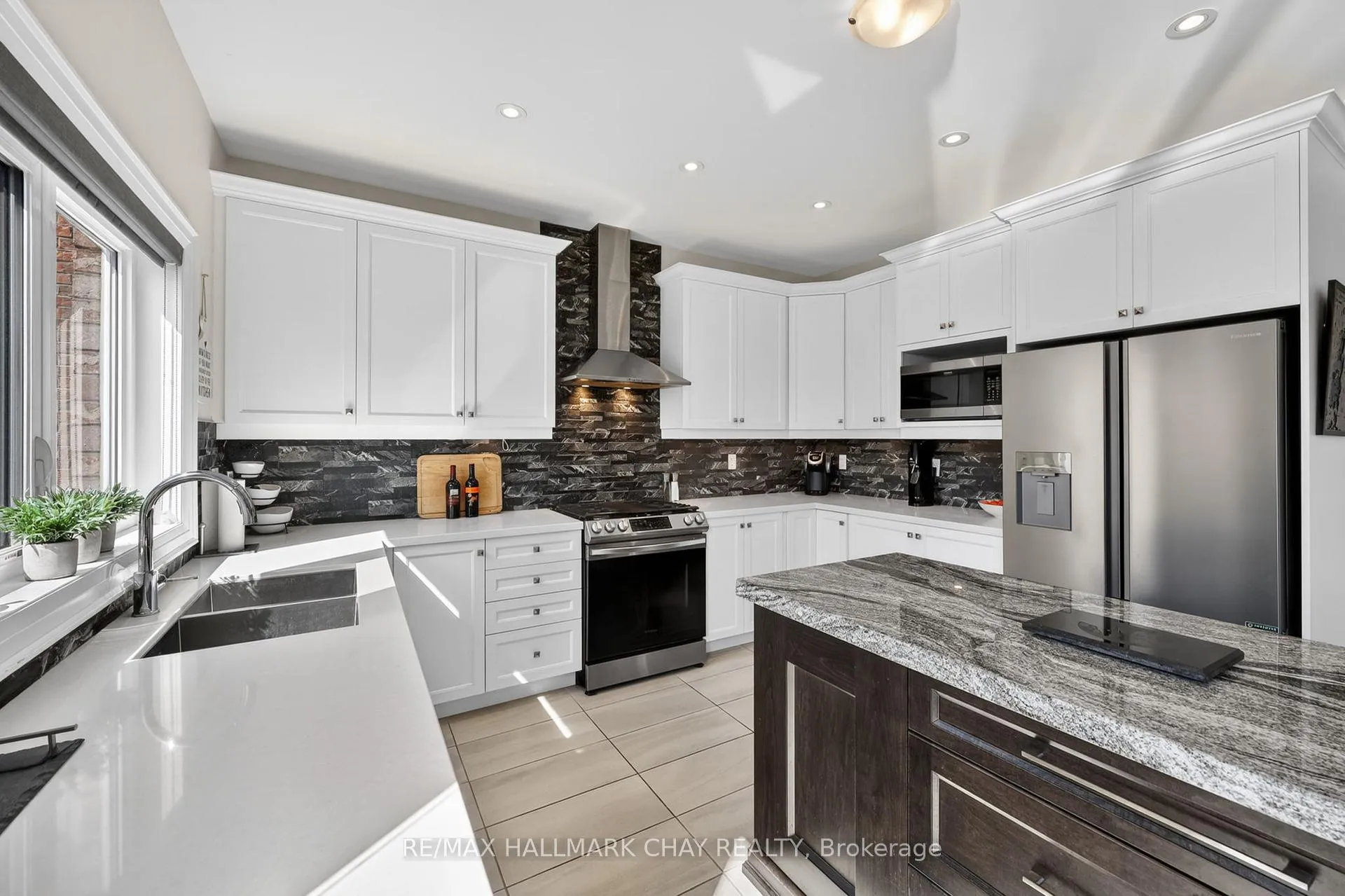 Photo 10 of 2 Cypress Point Street, Barrie, Holly — HOMEH