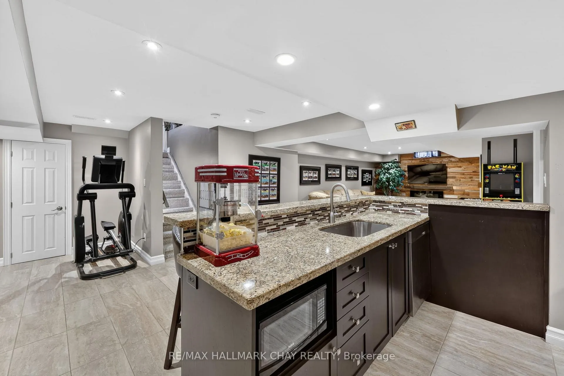 Photo 37 of 2 Cypress Point Street, Barrie, Holly — HOMEH