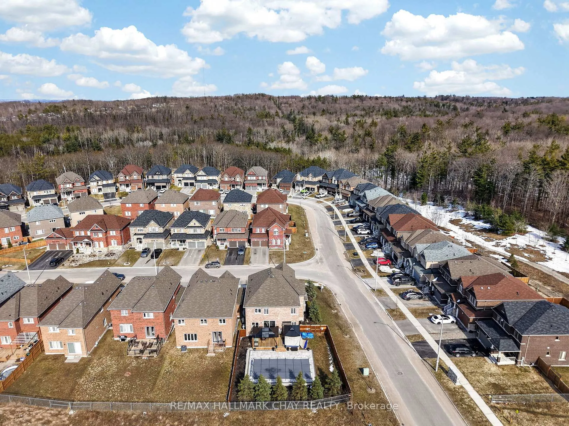 Photo 47 of 2 Cypress Point Street, Barrie, Holly — HOMEH
