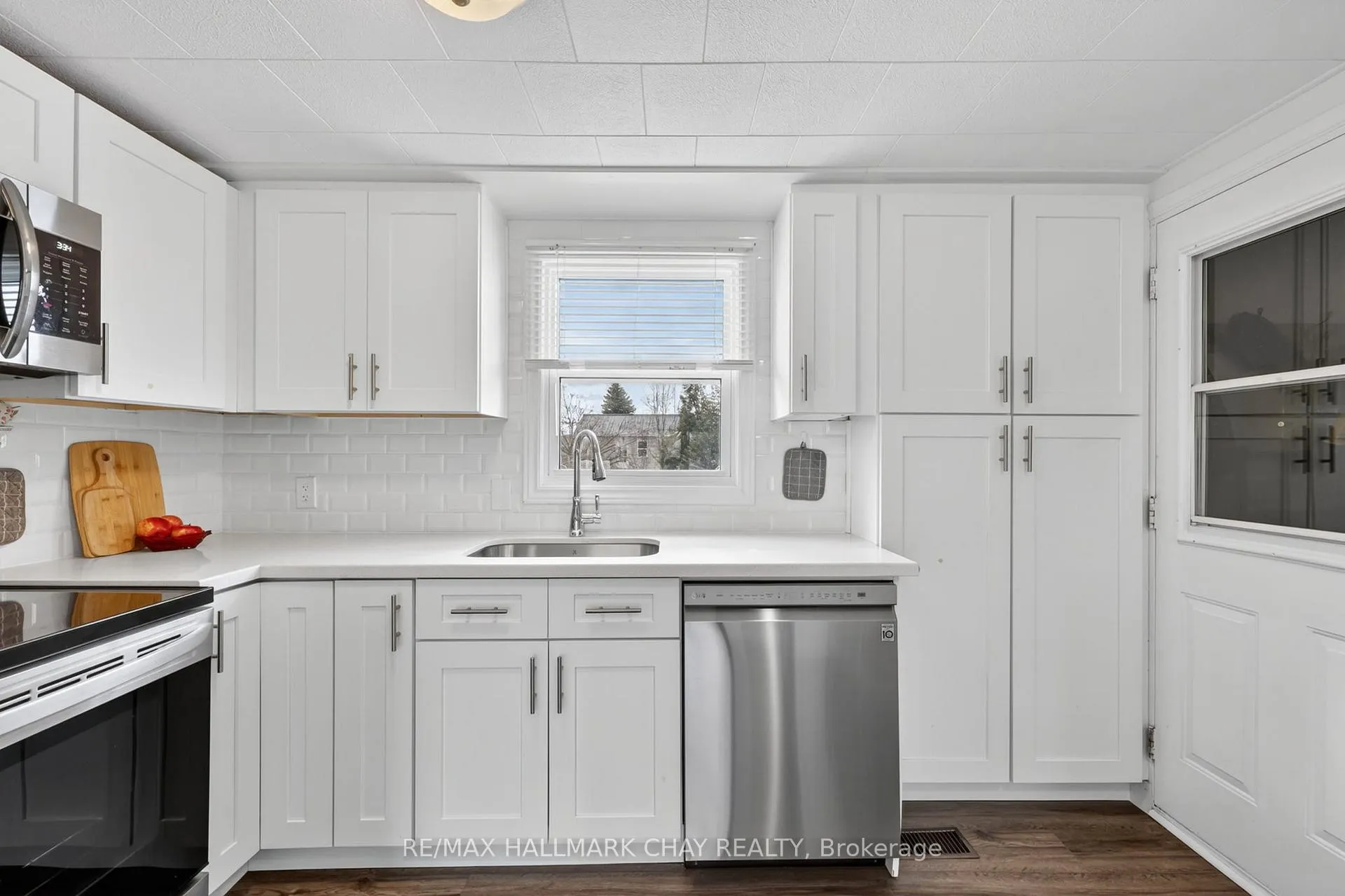 Photo 8 of 27 Alexander Road, Orillia — HOMEH
