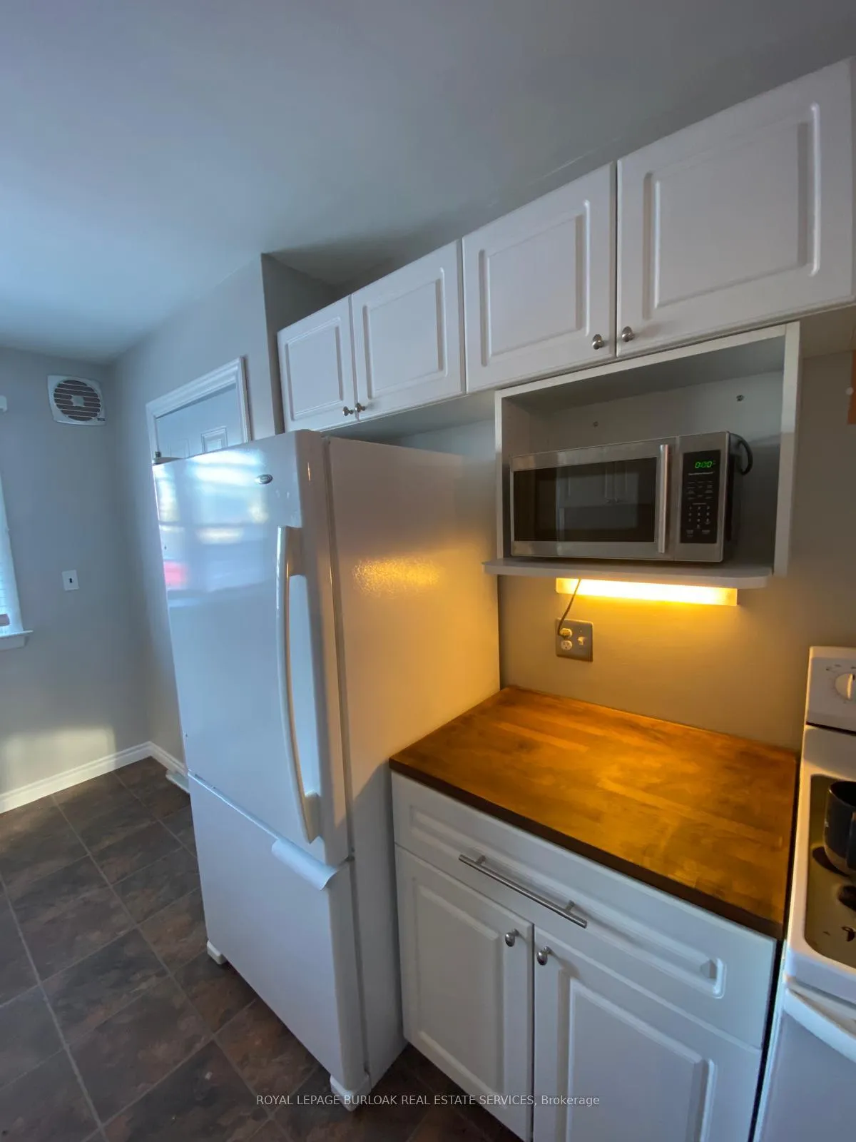 Photo 6 of 367 Norfolk Street N, Norfolk, Simcoe — HOMEH