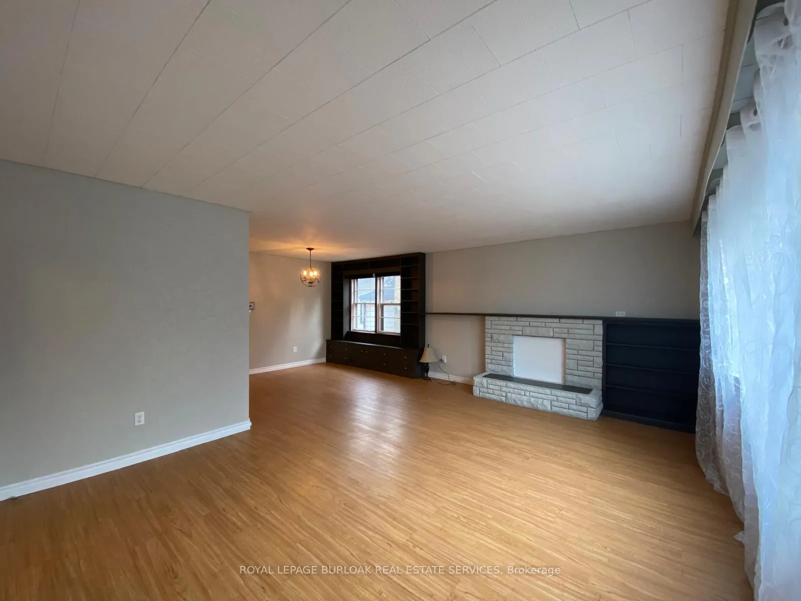 Photo 9 of 367 Norfolk Street N, Norfolk, Simcoe — HOMEH