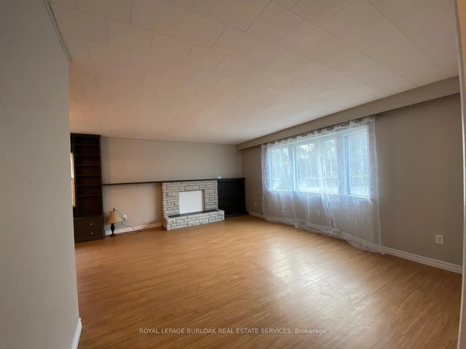 Photo 10 of 367 Norfolk Street N, Norfolk, Simcoe — HOMEH