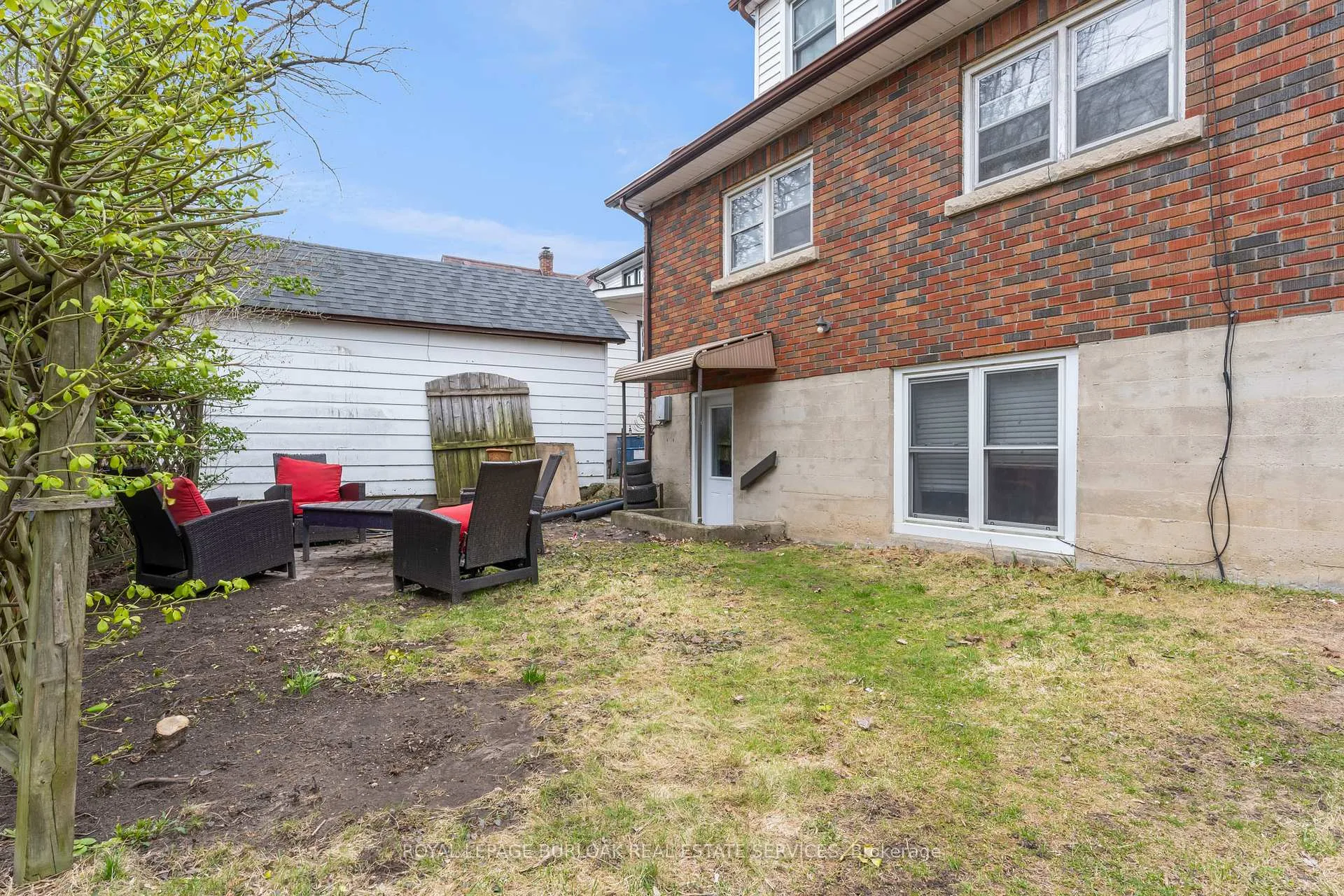 Photo 33 of 367 Norfolk Street N, Norfolk, Simcoe — HOMEH