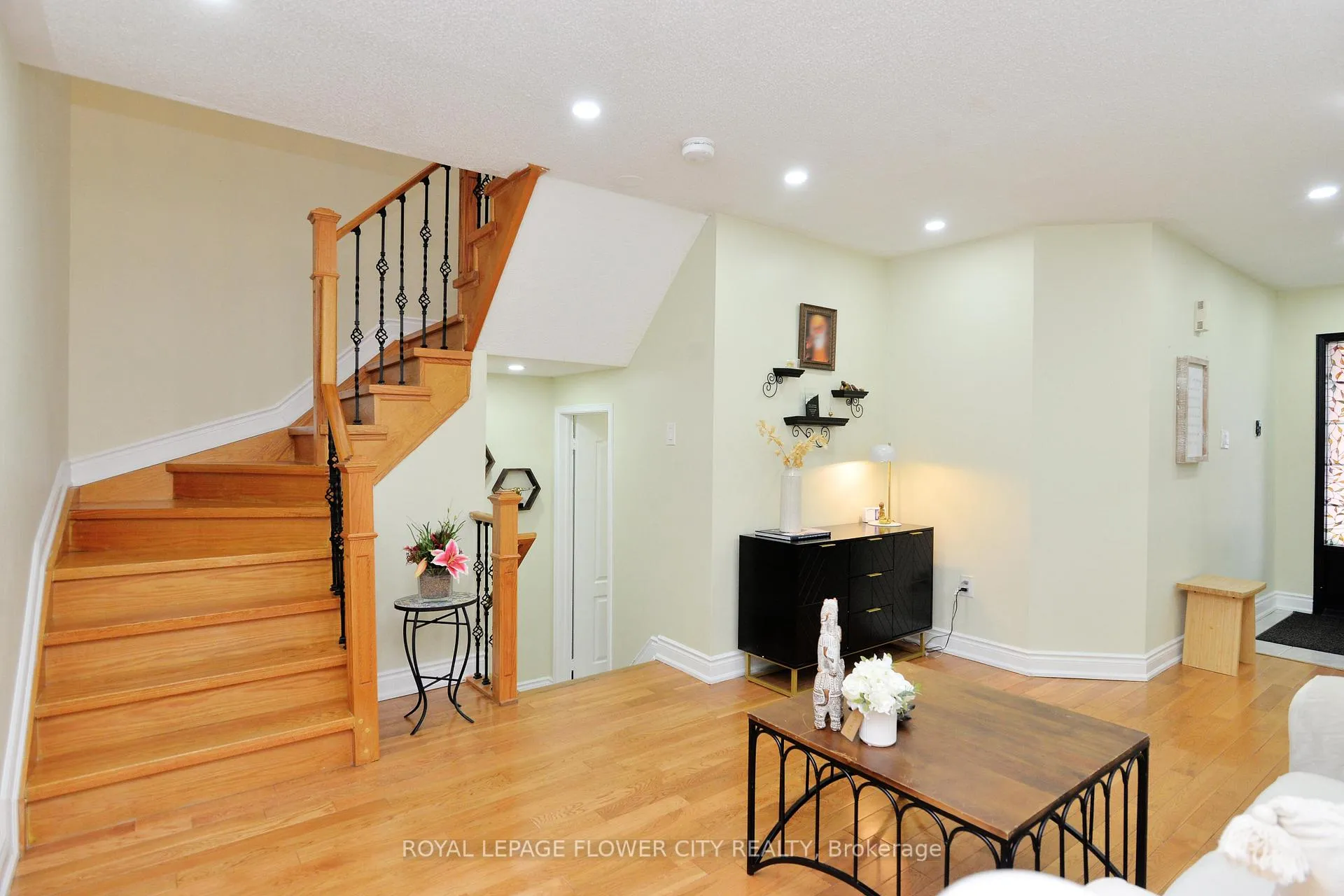 Photo 11 of 45 Roadmaster Lane, Brampton, Fletcher's Meadow — HOMEH
