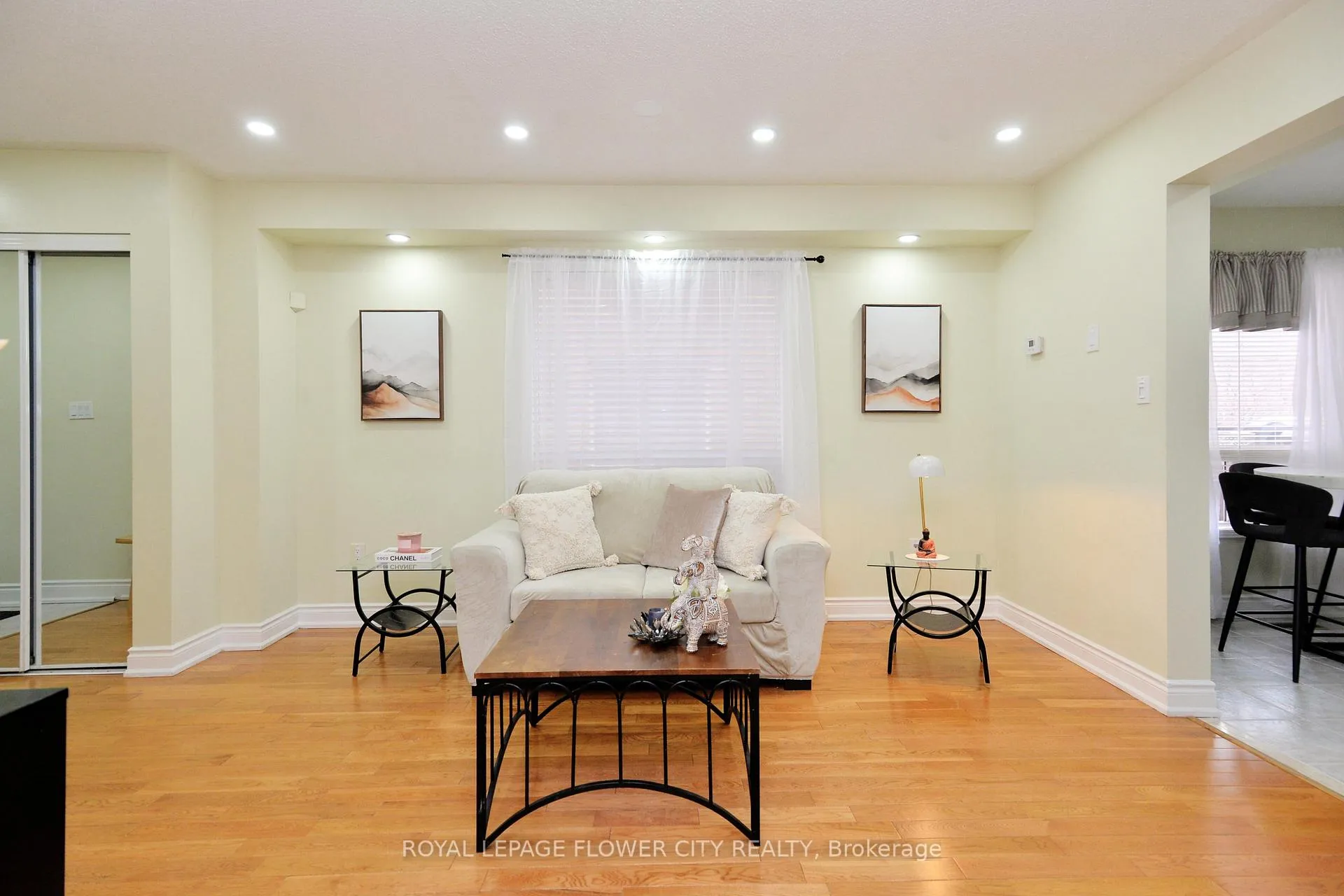 Photo 12 of 45 Roadmaster Lane, Brampton, Fletcher's Meadow — HOMEH