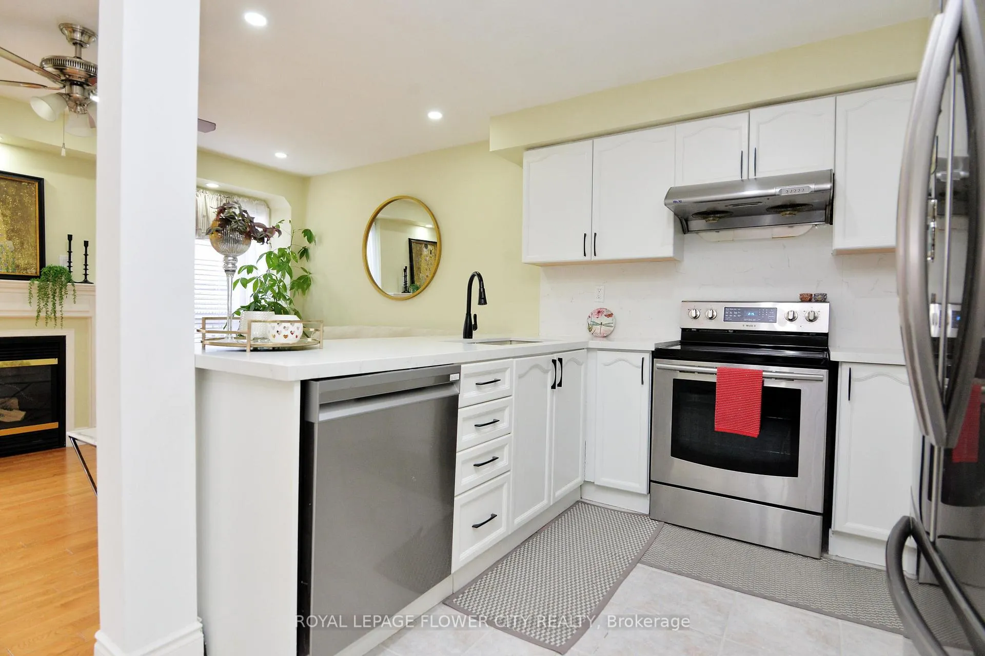 Photo 15 of 45 Roadmaster Lane, Brampton, Fletcher's Meadow — HOMEH