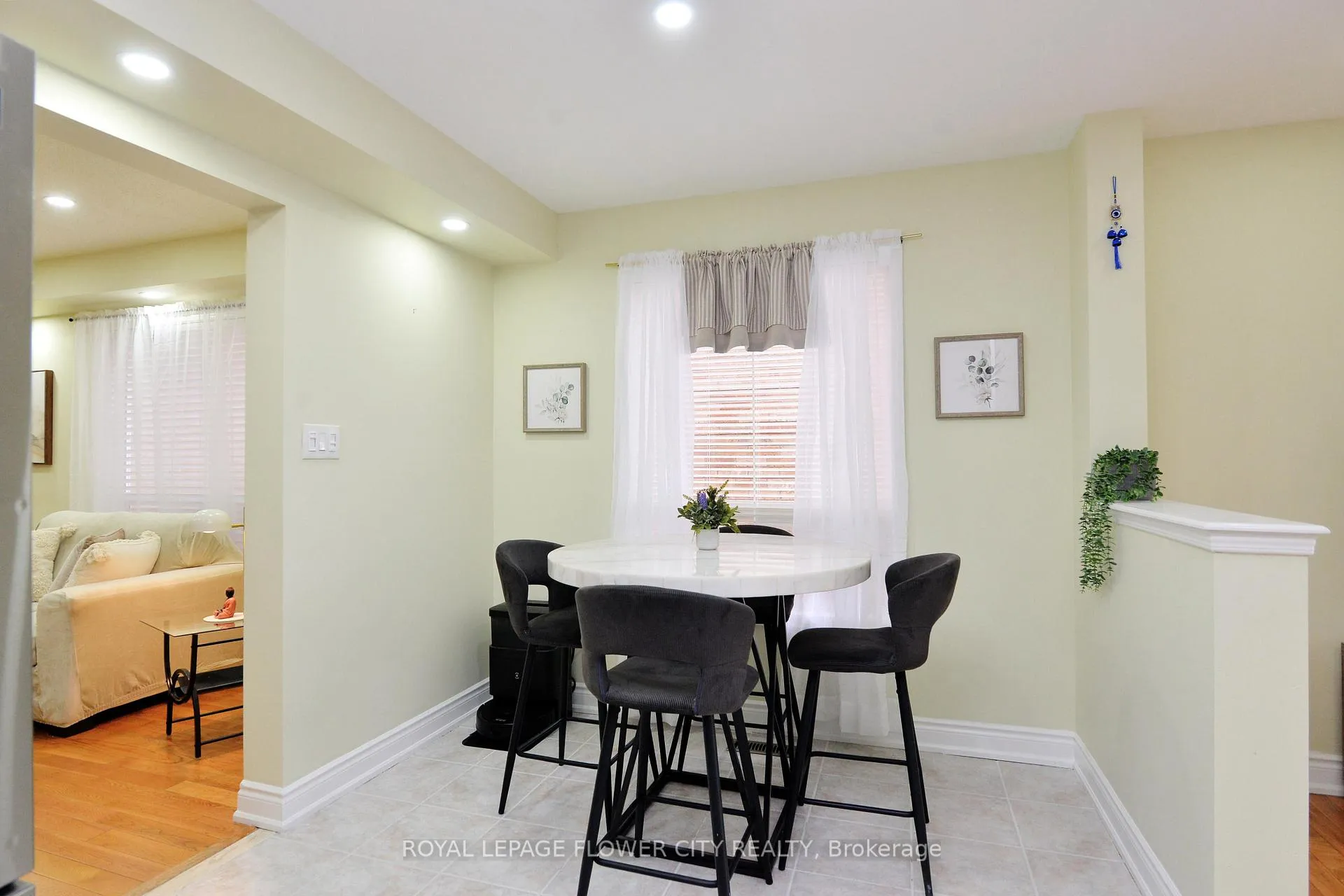 Photo 17 of 45 Roadmaster Lane, Brampton, Fletcher's Meadow — HOMEH