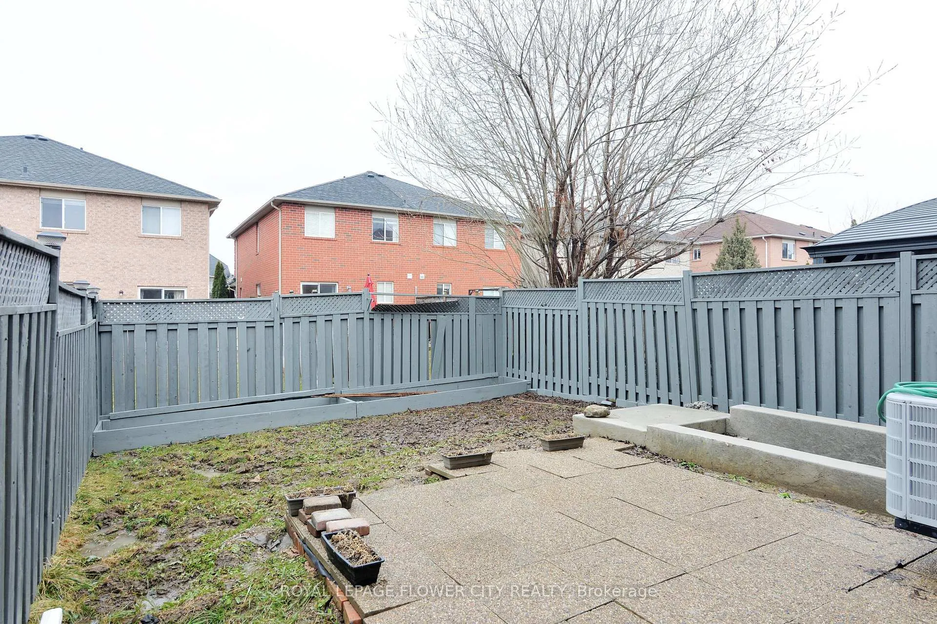 Photo 41 of 45 Roadmaster Lane, Brampton, Fletcher's Meadow — HOMEH