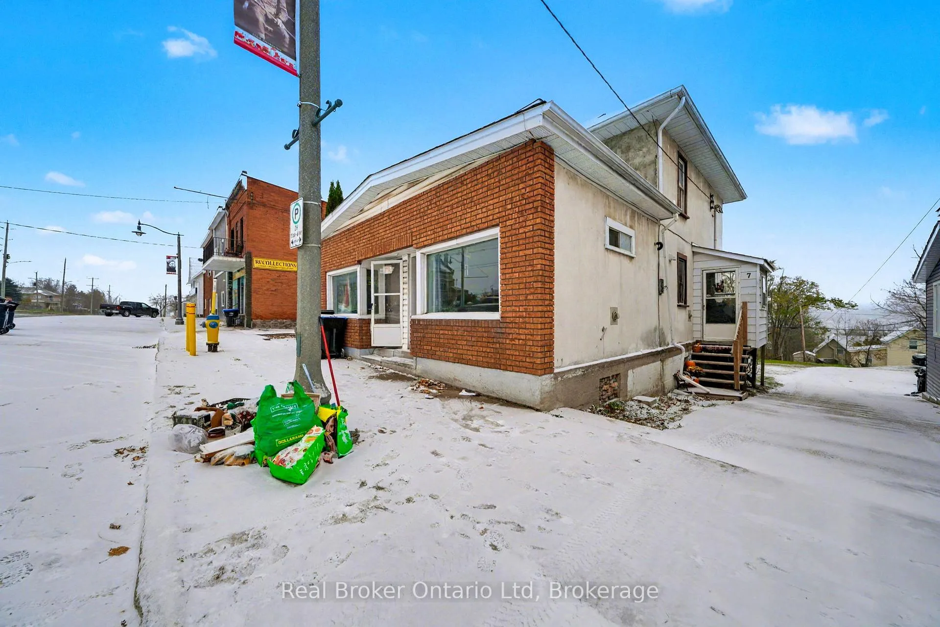Photo 2 of Unit A, 7 Robert Street, Penetanguishene — HOMEH
