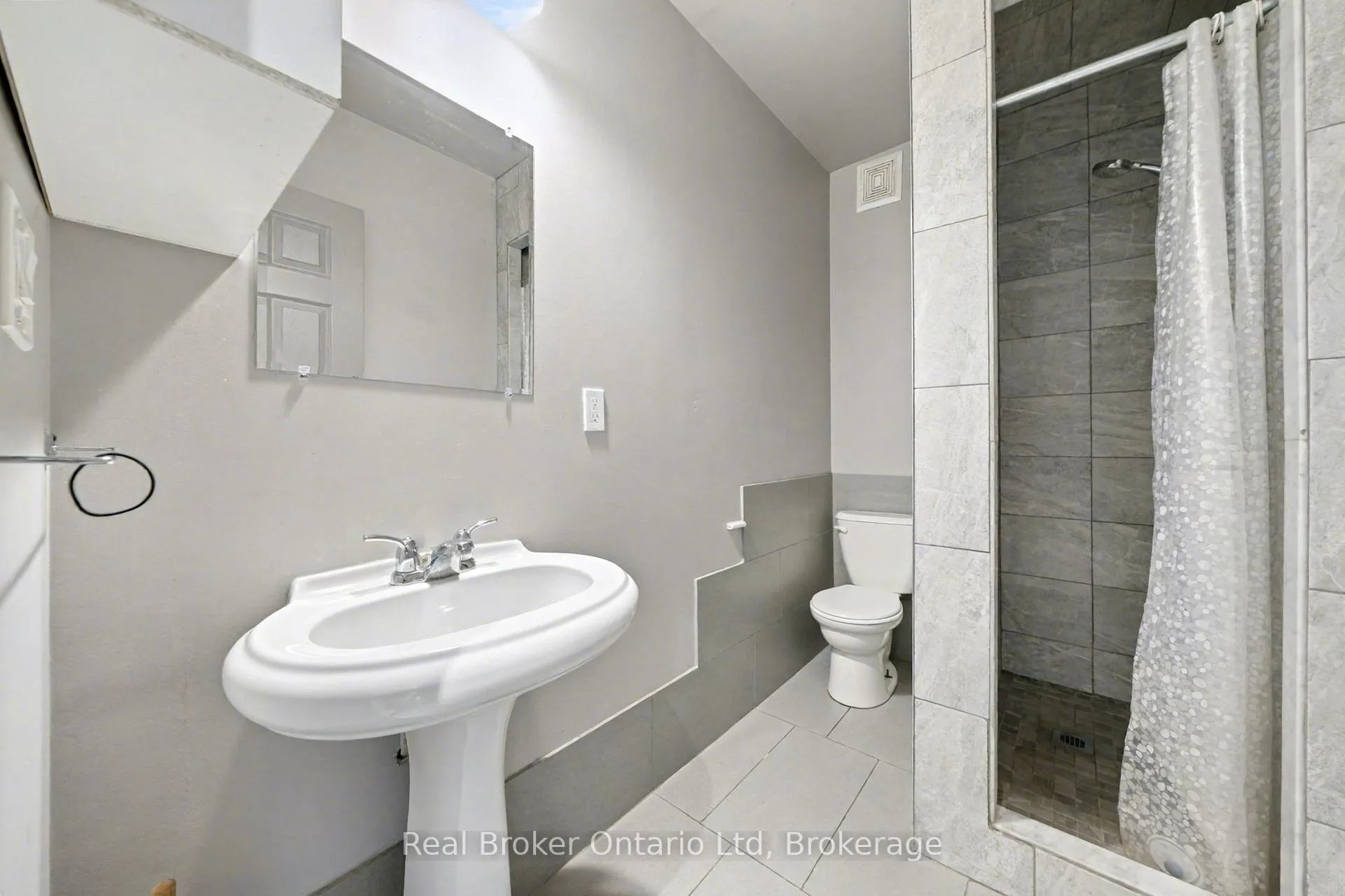 Photo 13 of Unit A, 7 Robert Street, Penetanguishene — HOMEH